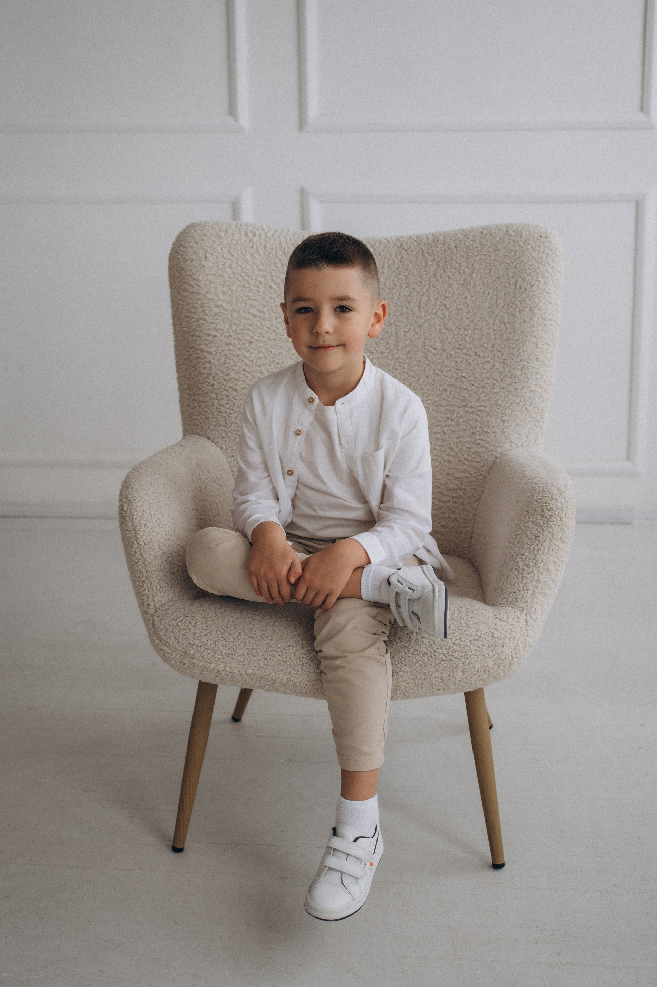 Сімейна фотосесія Тернопіль, сімейний фотограф Тернопіль Львів, зйомка дітей, портретний фотограф Тернопіль, фотосесія Причастя у студії. Сімейний, дитячий та індивідуальний фотограф в м. Тернопіль, м. Львів