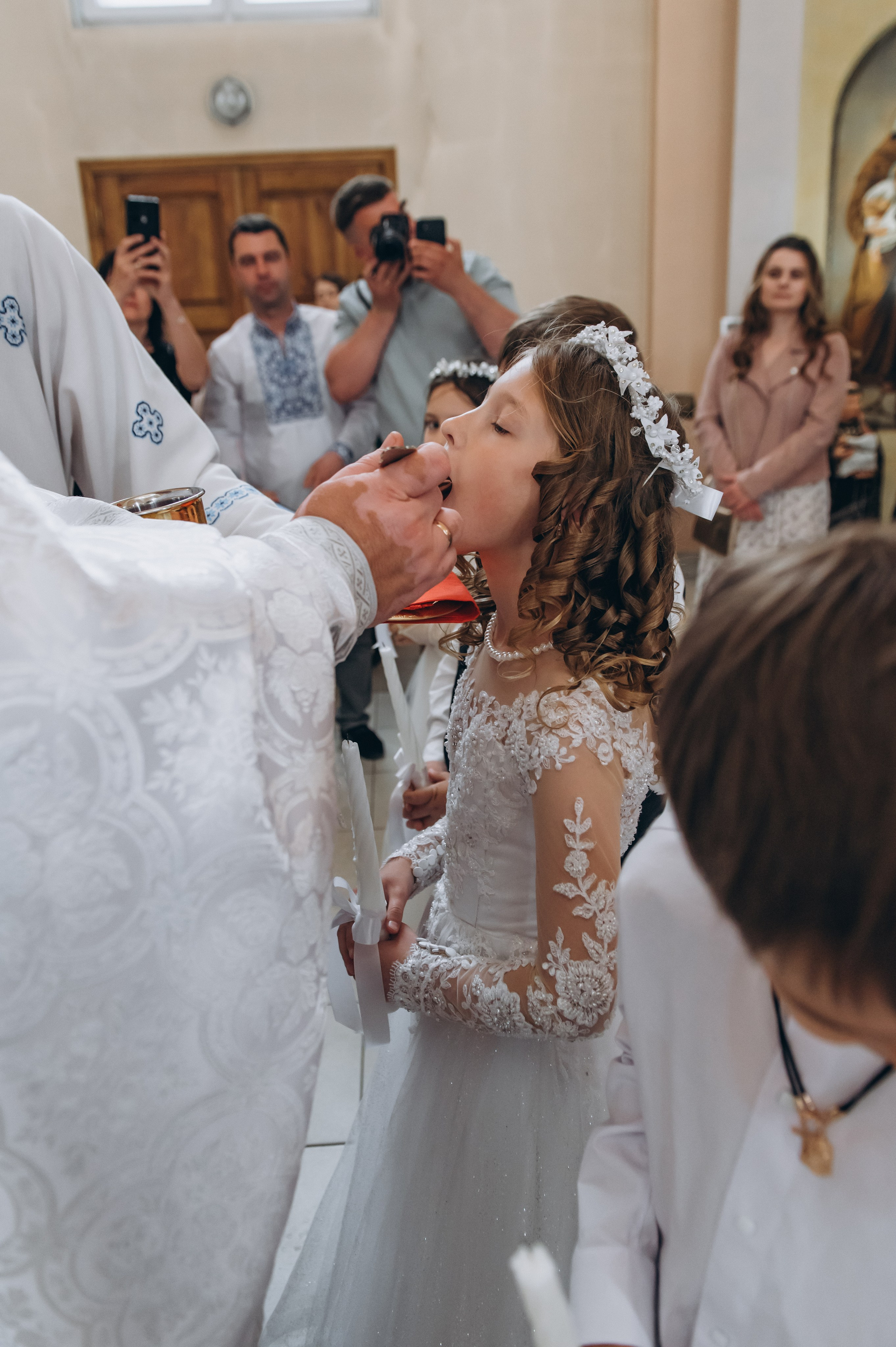 Фотосесія Причастя Тернопіль, зйомка Причастя, фотограф на Причастя Тернопіль, Причастя Львів, церква Петра і Павла. Сімейний, дитячий та індивідуальний фотограф в м. Тернопіль, м. Львів