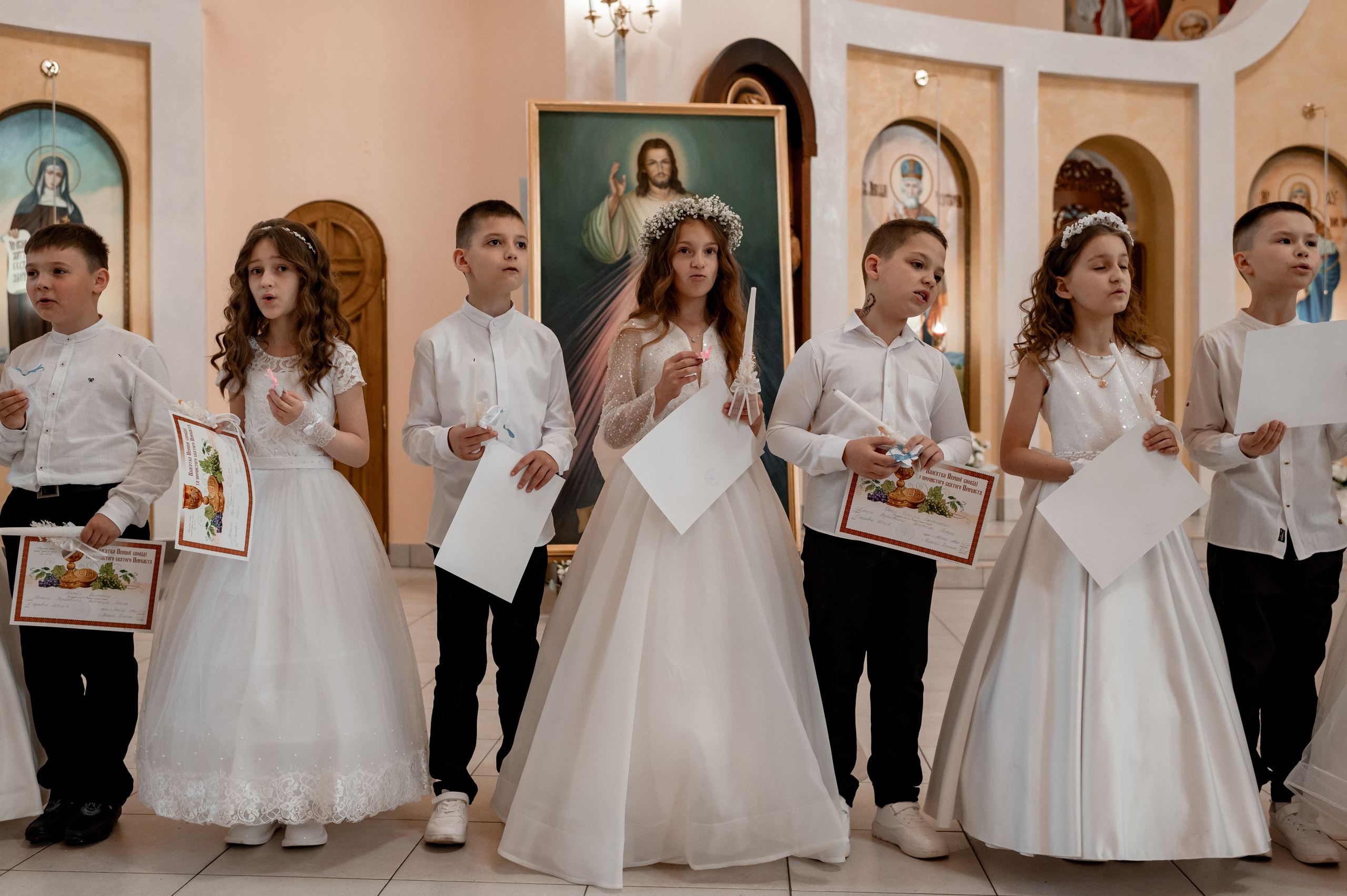 Фотосесія Першого Причастя Тернопіль, зйомка Причастя Тернопіль, Таїнство Першого Причастя Тернопіль, Катедра Причастя Тернопіль. Сімейний, дитячий та індивідуальний фотограф в м. Тернопіль, м. Львів