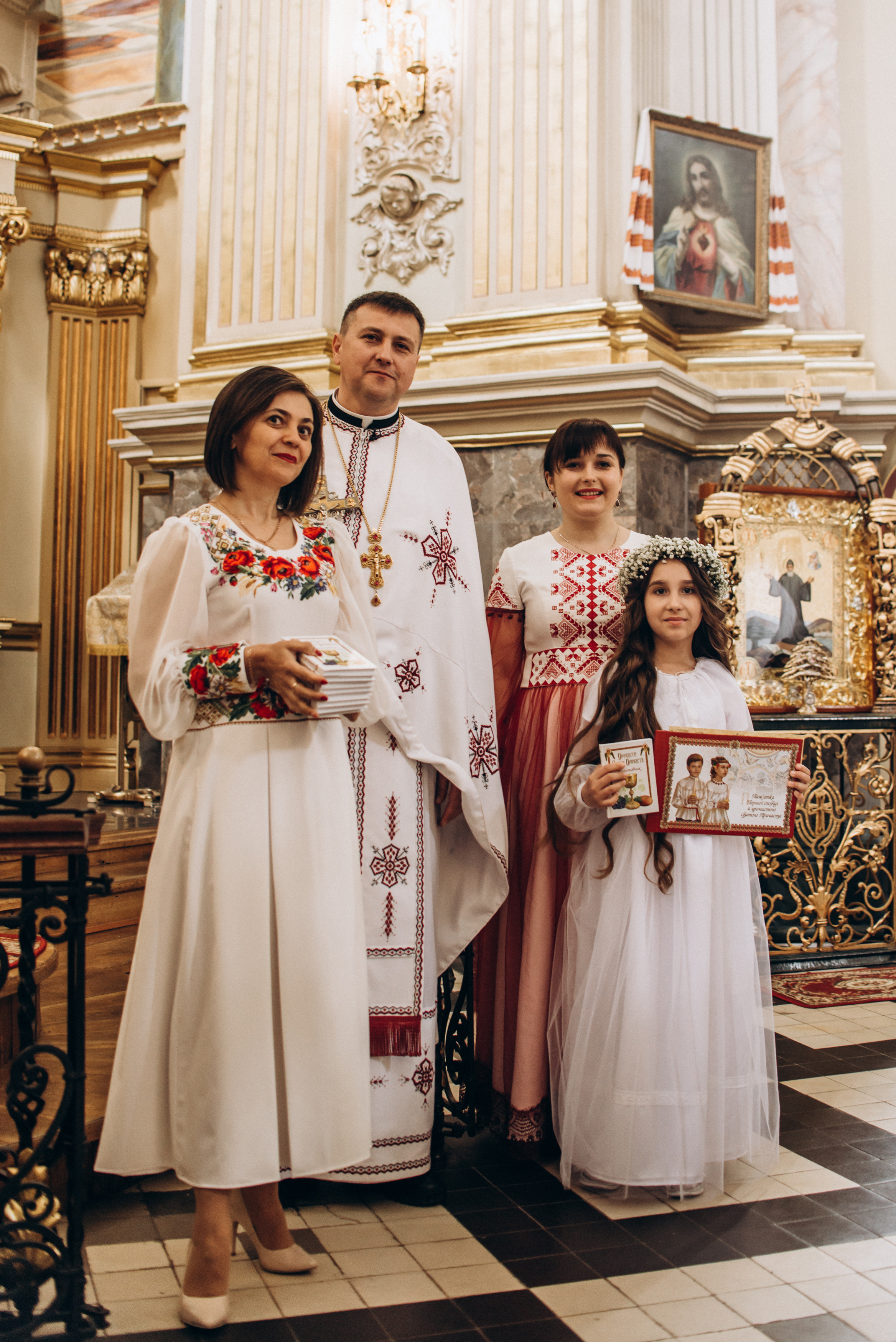 Перше Причастя. Софія. Катедральний собор. Тернопіль. Сімейний, дитячий та індивідуальний фотограф в м. Тернопіль, м. Львів