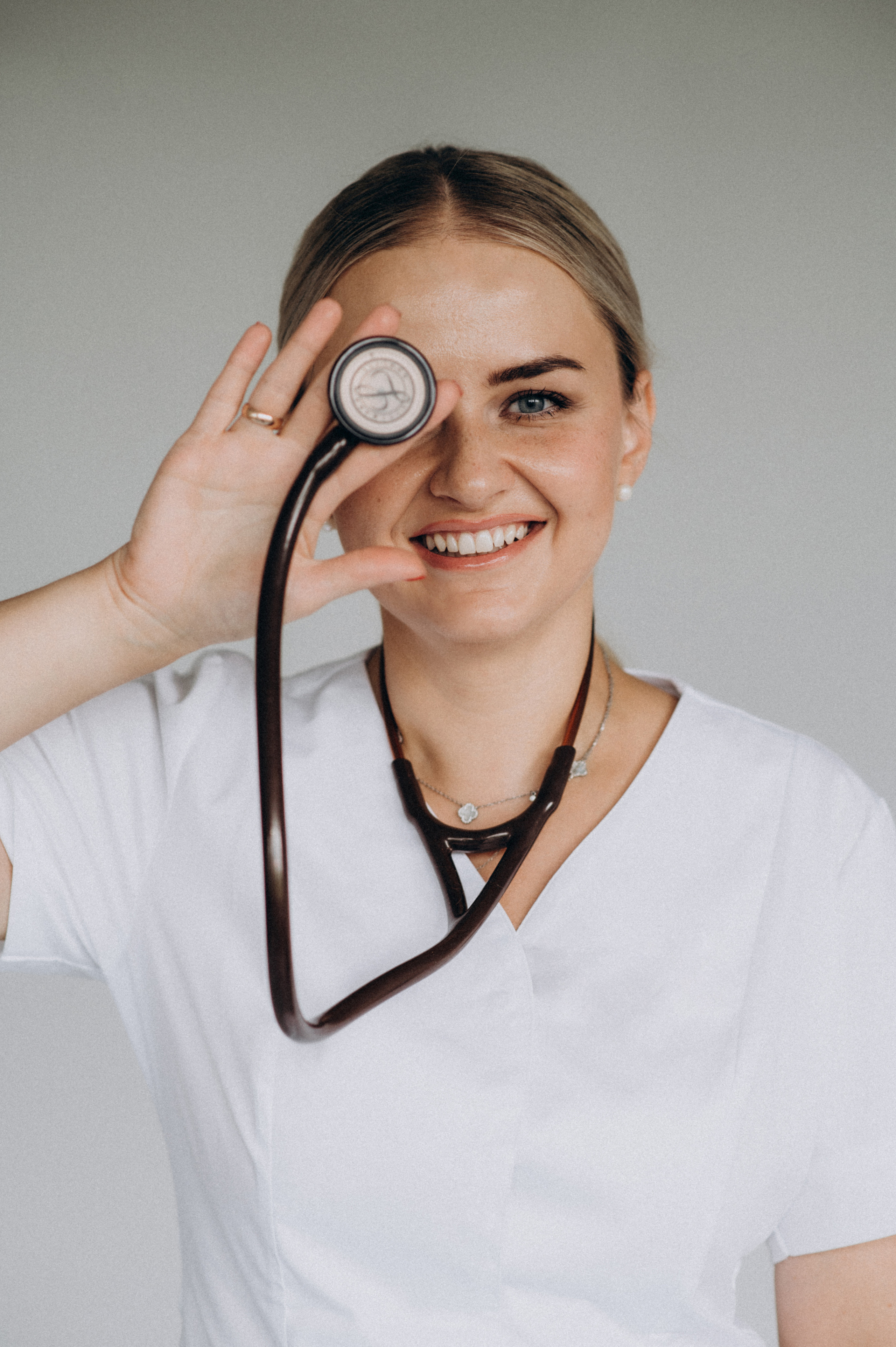 Контент зйомка, фотосесія персоналу клініки. Сімейний, дитячий та індивідуальний фотограф в м. Тернопіль, м. Львів