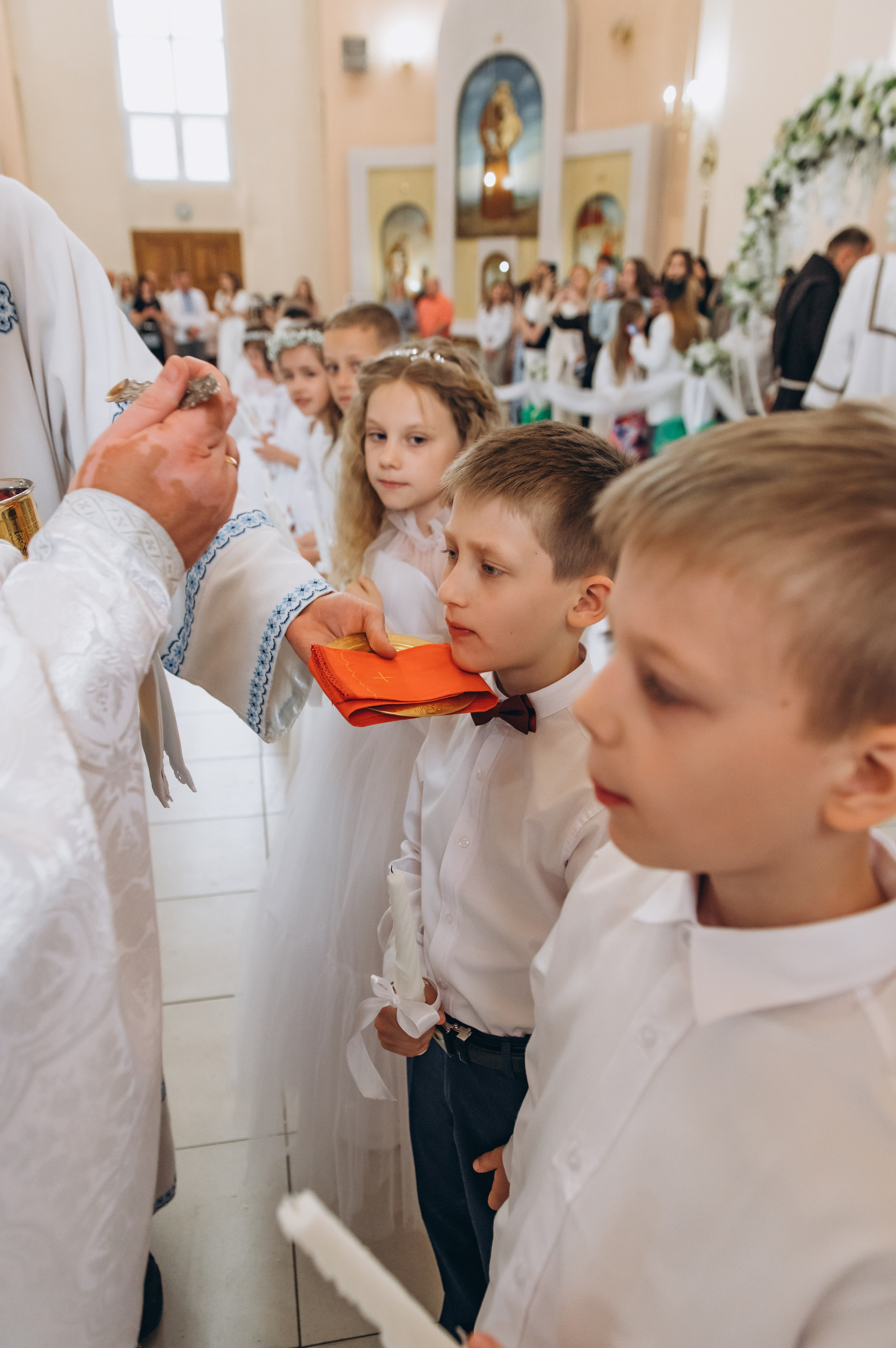 Фотосесія Причастя Тернопіль, зйомка Причастя, фотограф на Причастя Тернопіль, Причастя Львів, церква Петра і Павла. Сімейний, дитячий та індивідуальний фотограф в м. Тернопіль, м. Львів