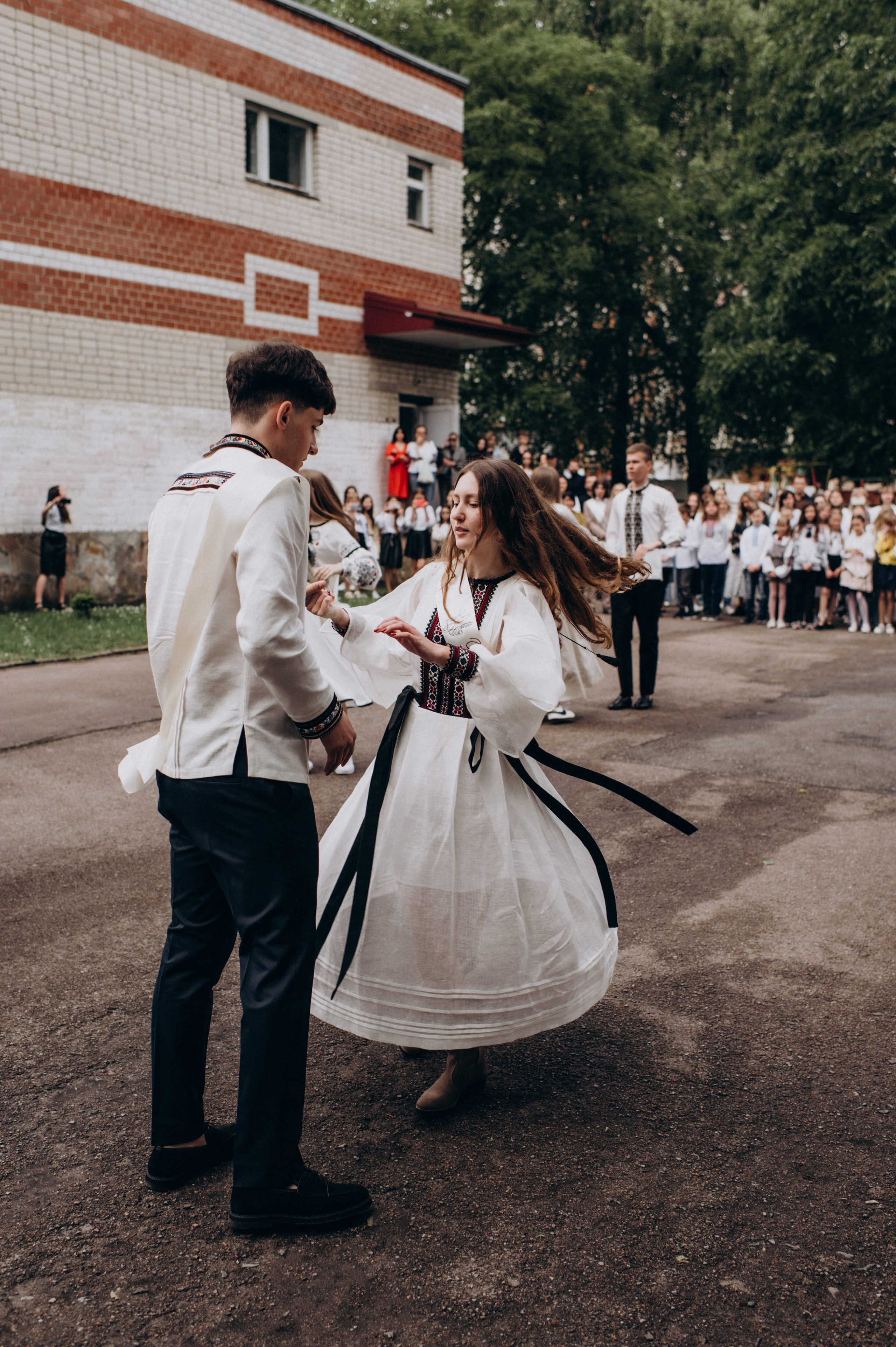 Фотосесія останнього дзвоника, фотосесія випускників Тернопіль, випускний 2024. Сімейний, дитячий та індивідуальний фотограф в м. Тернопіль, м. Львів