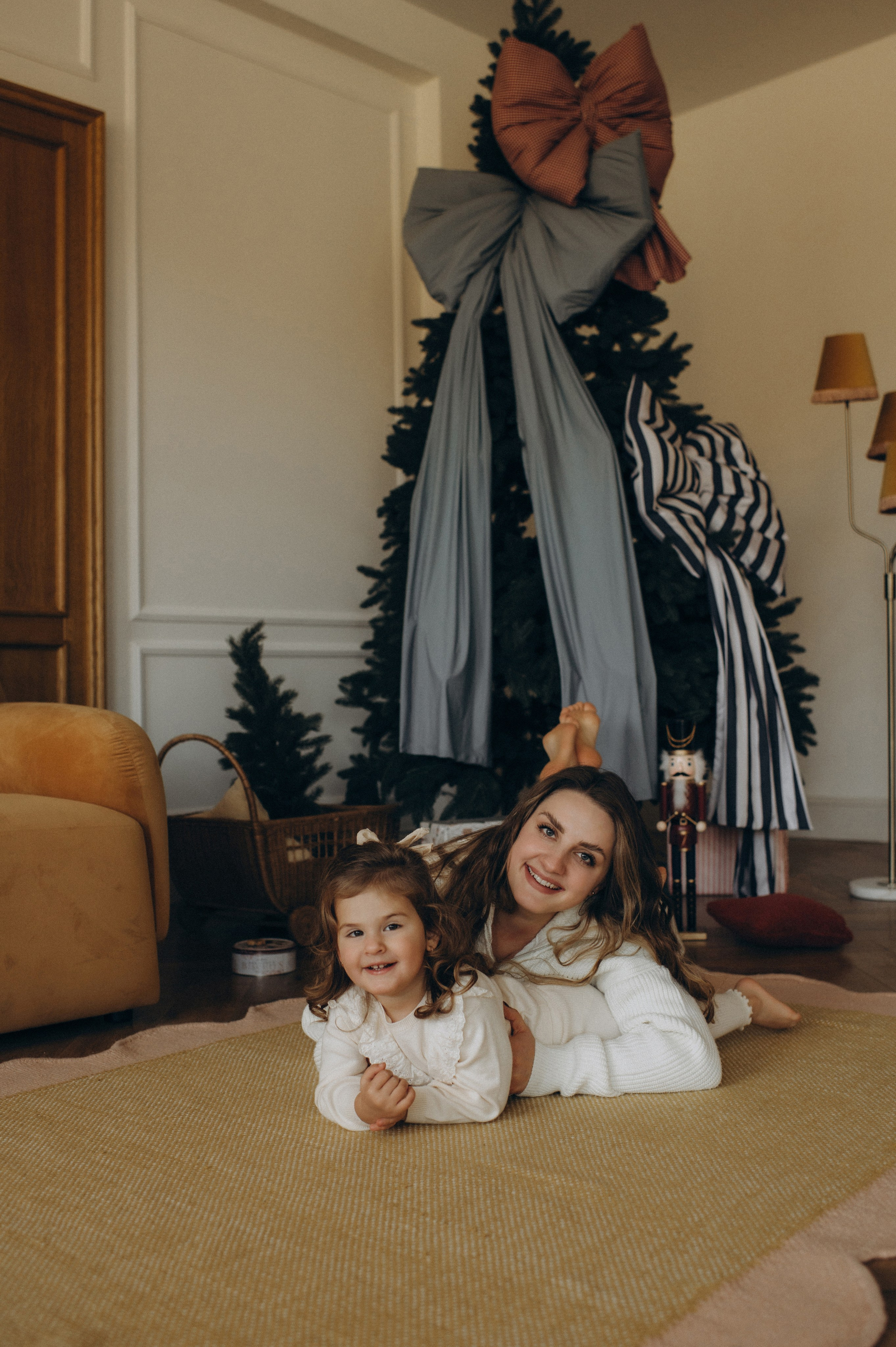 Фотосесія мами і донечки Тернопіль, сімейний фотограф Тернопіль, фотосесія мами і дитини Тернопіль, новорічна фотосесія Тернопіль. Сімейний, дитячий та індивідуальний фотограф в м. Тернопіль, м. Львів