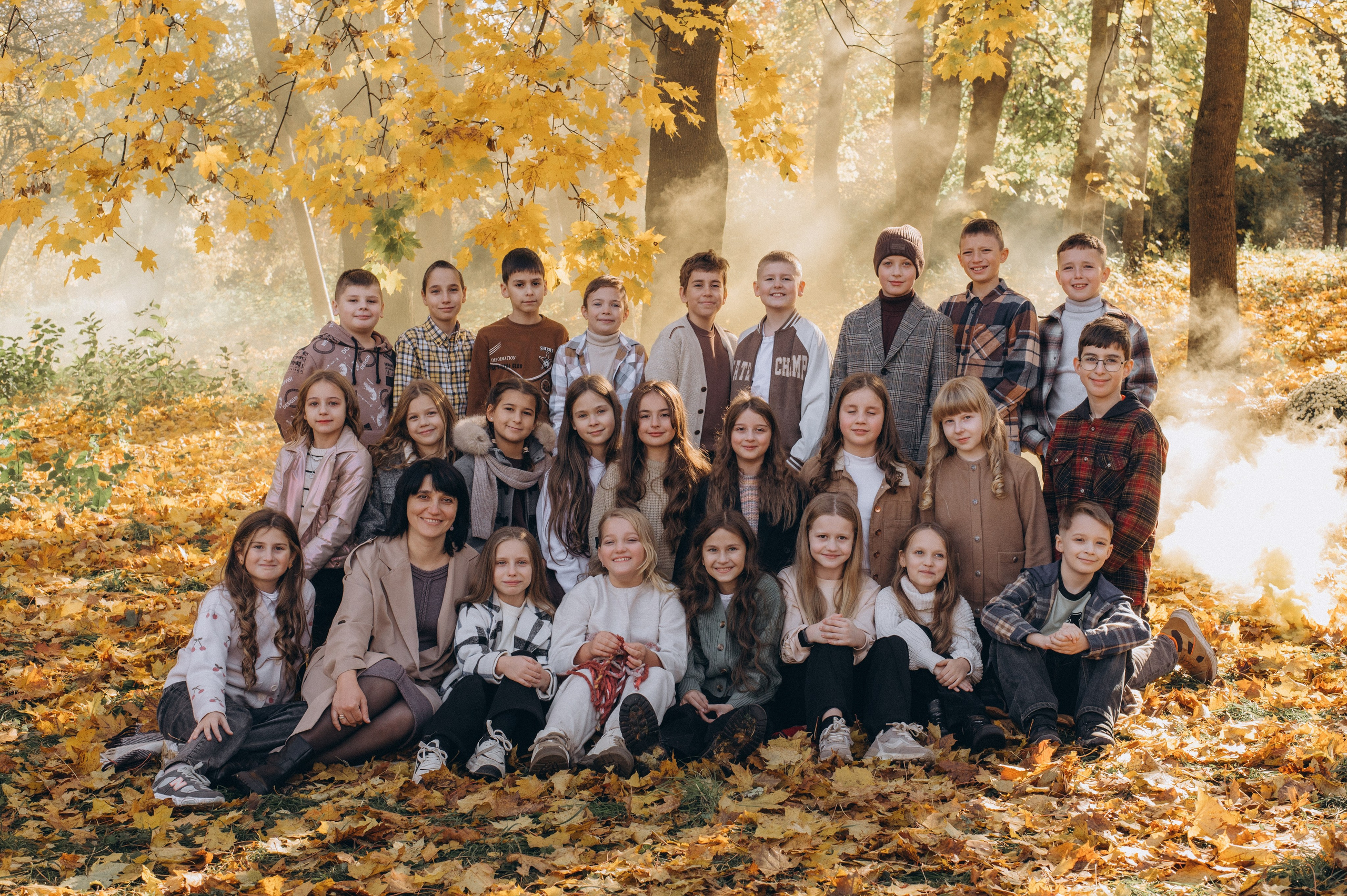 Осіння фотосесія 4 класу на віньєтки, випускні фотоальбоми Тернопіль, фотосесія випускників Тернопіль, шкільний випускний альбом Тернопіль. Сімейний, дитячий та індивідуальний фотограф в м. Тернопіль, м. Львів