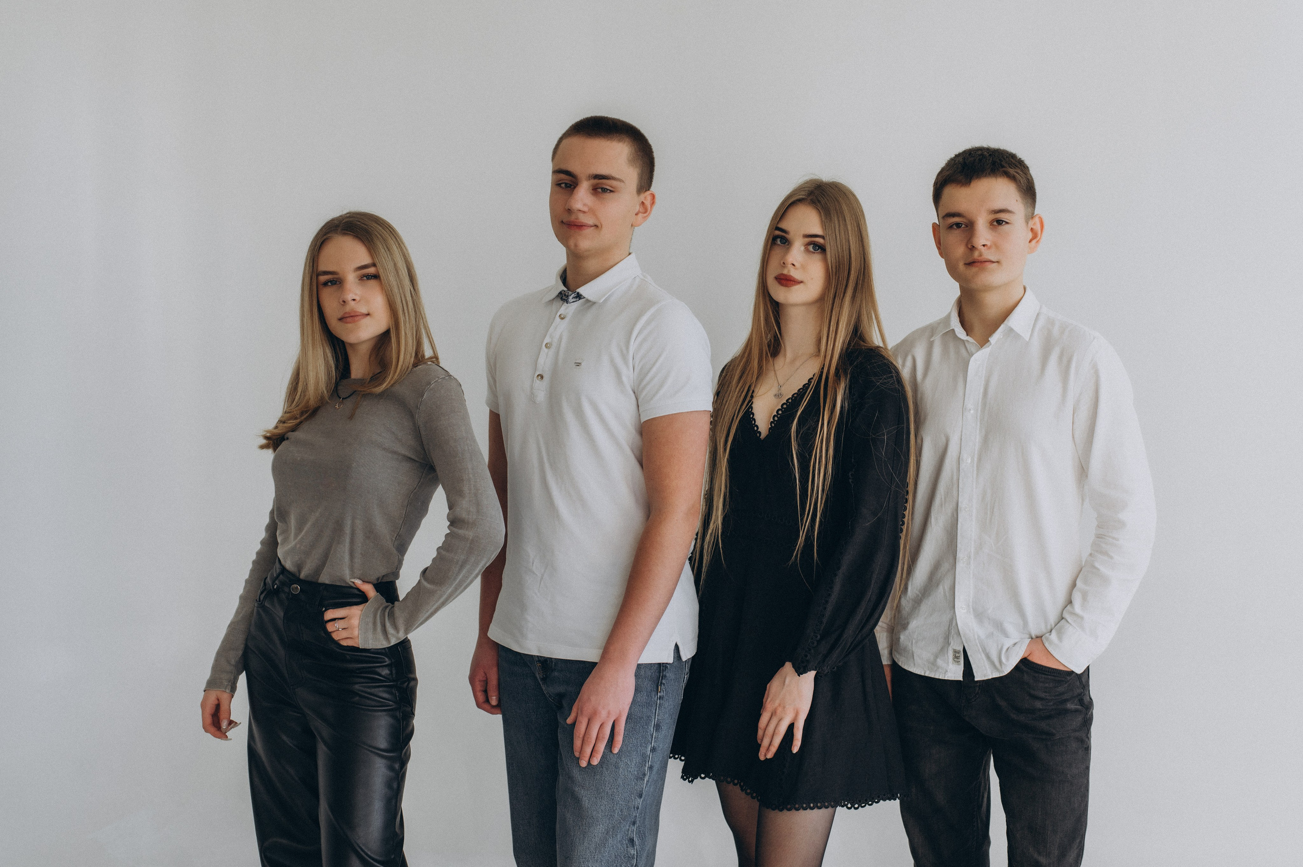 Фотосесія випускників, фотосесія на віньєтки Тернопіль, випускники Тернопіль, випуск 2025. Сімейний, дитячий та індивідуальний фотограф в м. Тернопіль, м. Львів