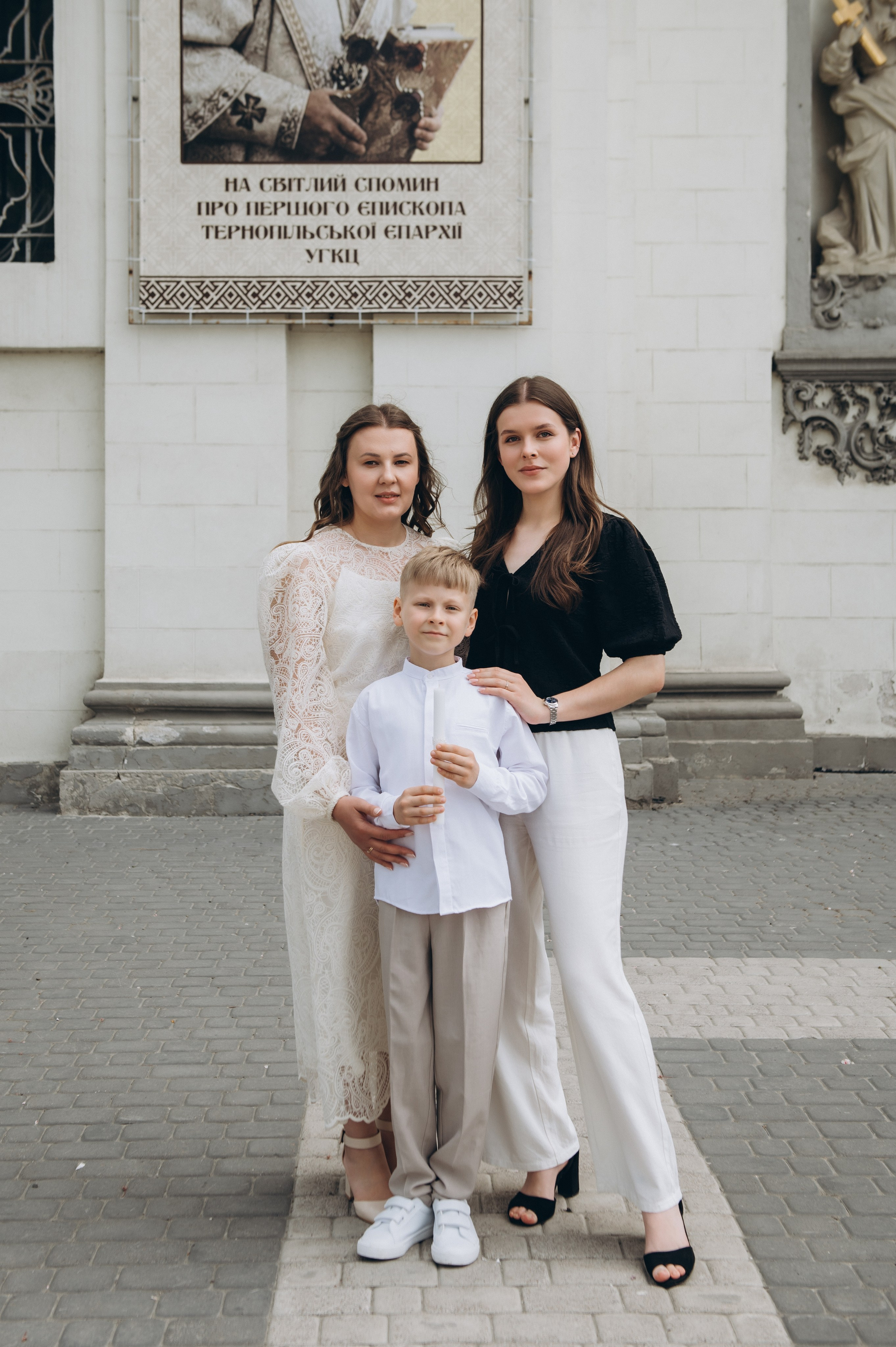 Фотосесія Першого Причастя Тернопіль, фотосесія Причастя Тернопіль, Таїнство Першого Причастя Тернопіль, Катедра Причастя Тернопіль. Сімейний, дитячий та індивідуальний фотограф в м. Тернопіль, м. Львів