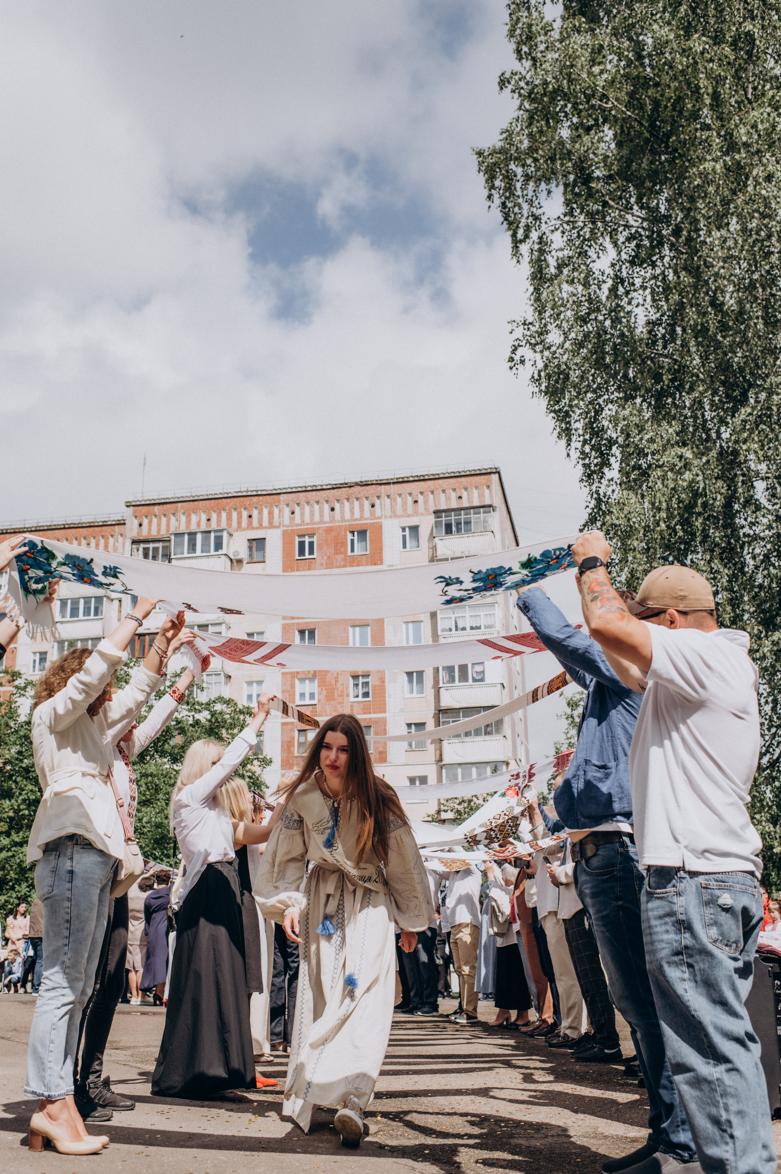 Фотосесія останнього дзвоника, фотосесія випускників Тернопіль, випускний 2024. Сімейний, дитячий та індивідуальний фотограф в м. Тернопіль, м. Львів