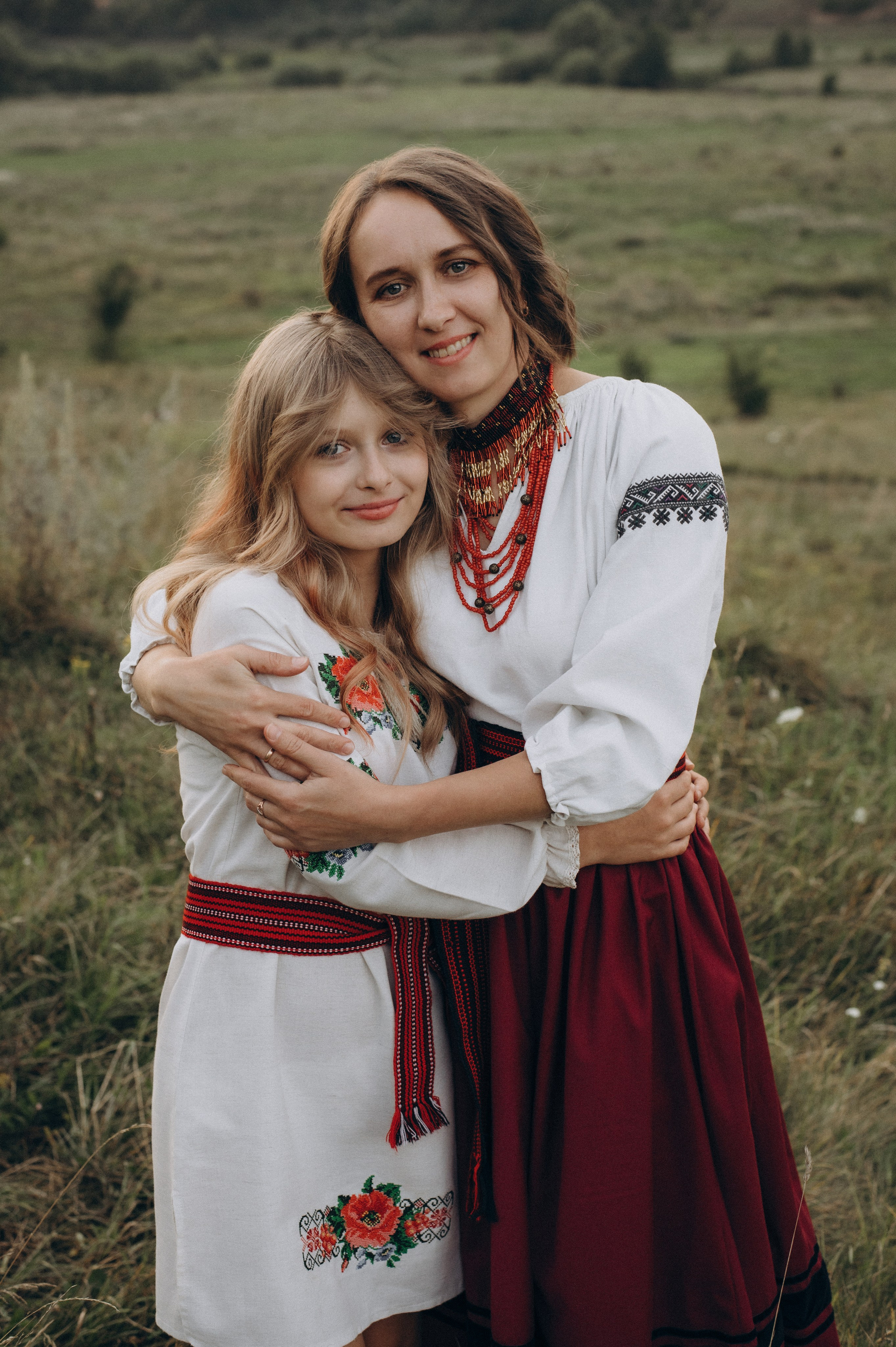 Сімейна фотосесія мами і доньки, сімейний фотограф Тернопіль, портретний фотограф, сімейна фотосесія Тернопіль, фотосесія в жоржинах. Сімейний, дитячий та індивідуальний фотограф в м. Тернопіль, м. Львів