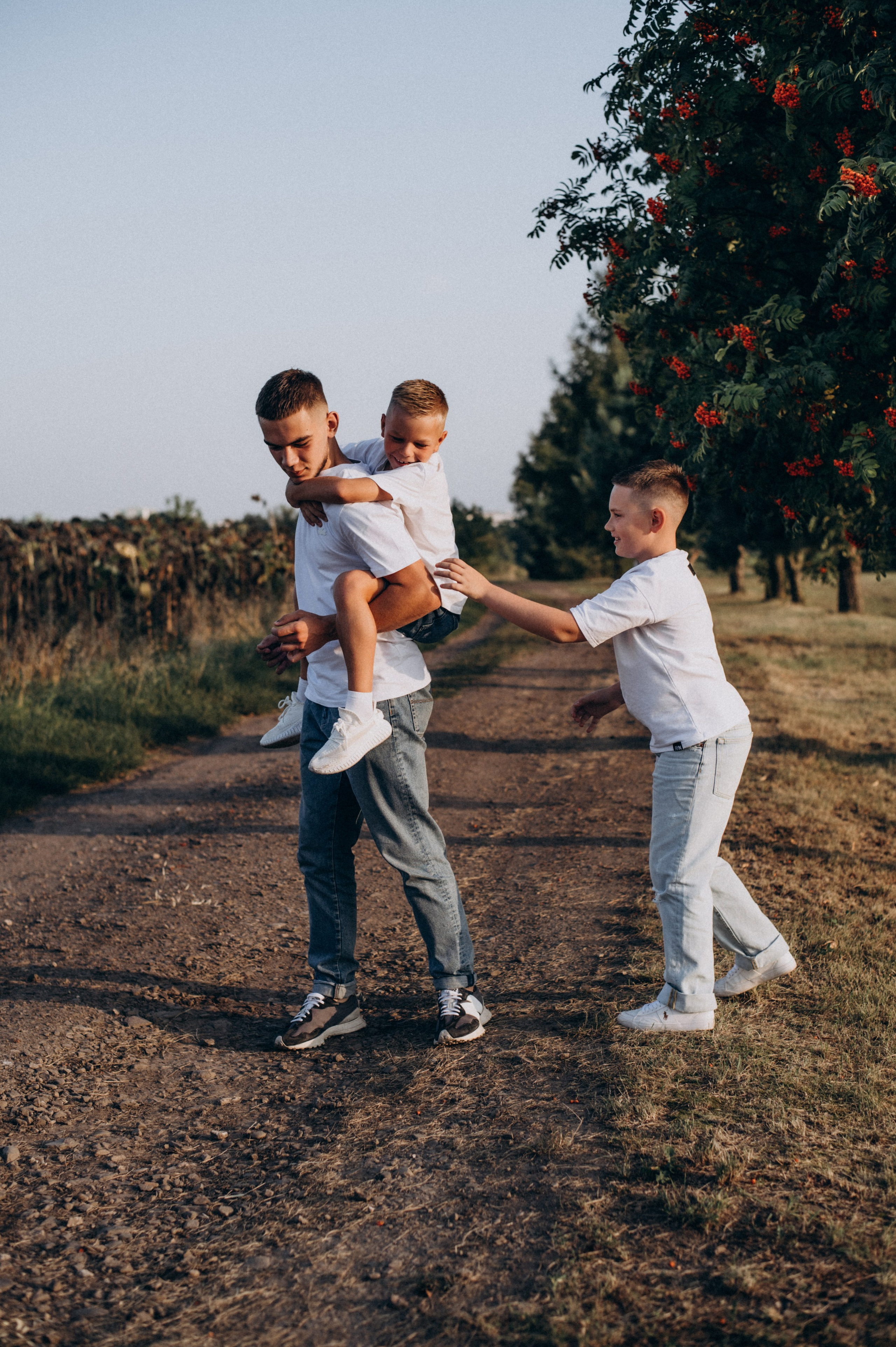 Сімейна фотосесія на природі, сімейний фотограф Тернопіль Львів, портретний фотограф Тернопіль. Сімейний, дитячий та індивідуальний фотограф в м. Тернопіль, м. Львів