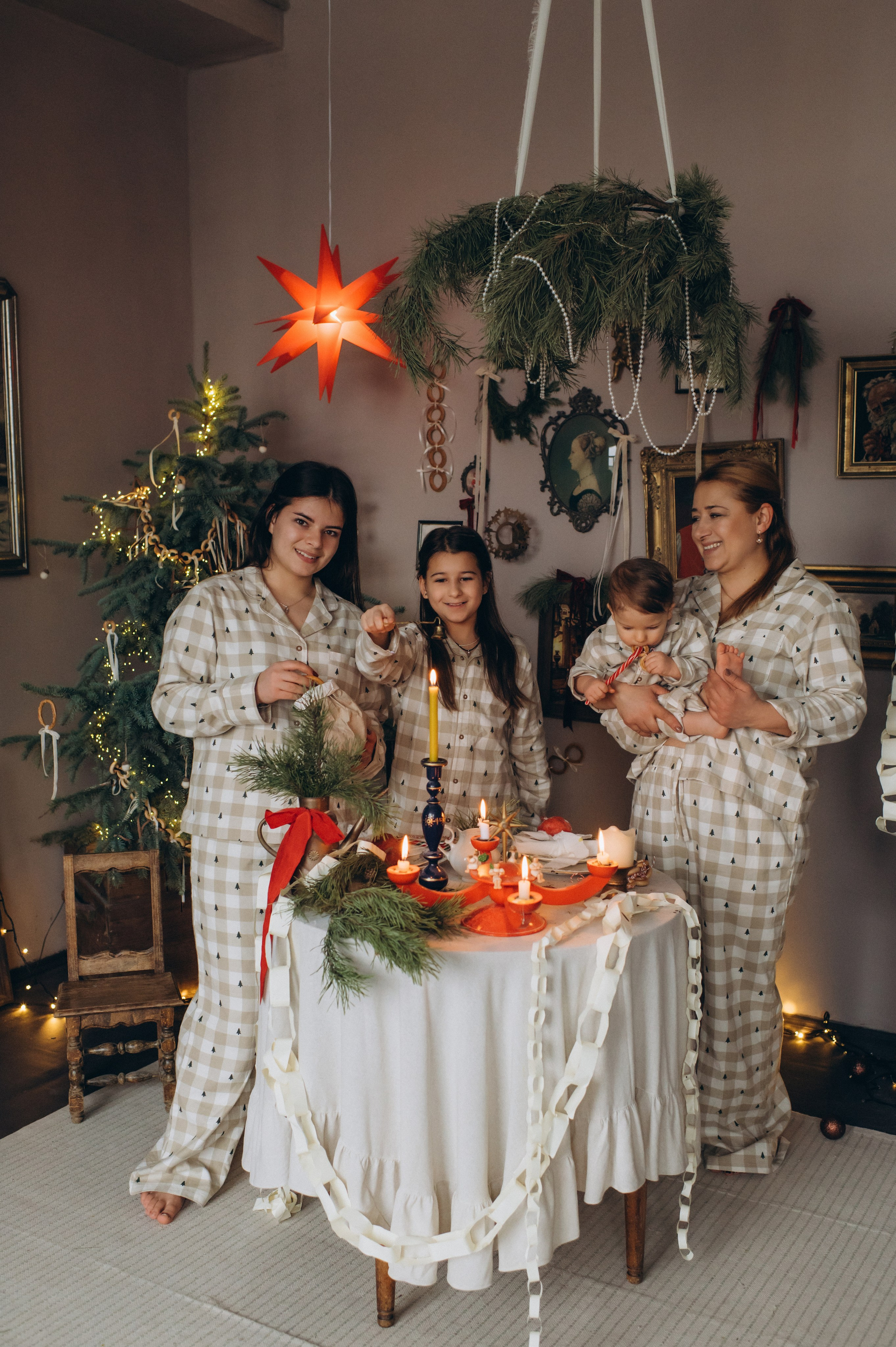 Перший тортик малюка, зйомка першого тортика Тернопіль, новорічна фотосесія, зйомка дня народження, сімейний фотограф Тернопіль, cakesmash. Сімейний, дитячий та індивідуальний фотограф в м. Тернопіль, м. Львів