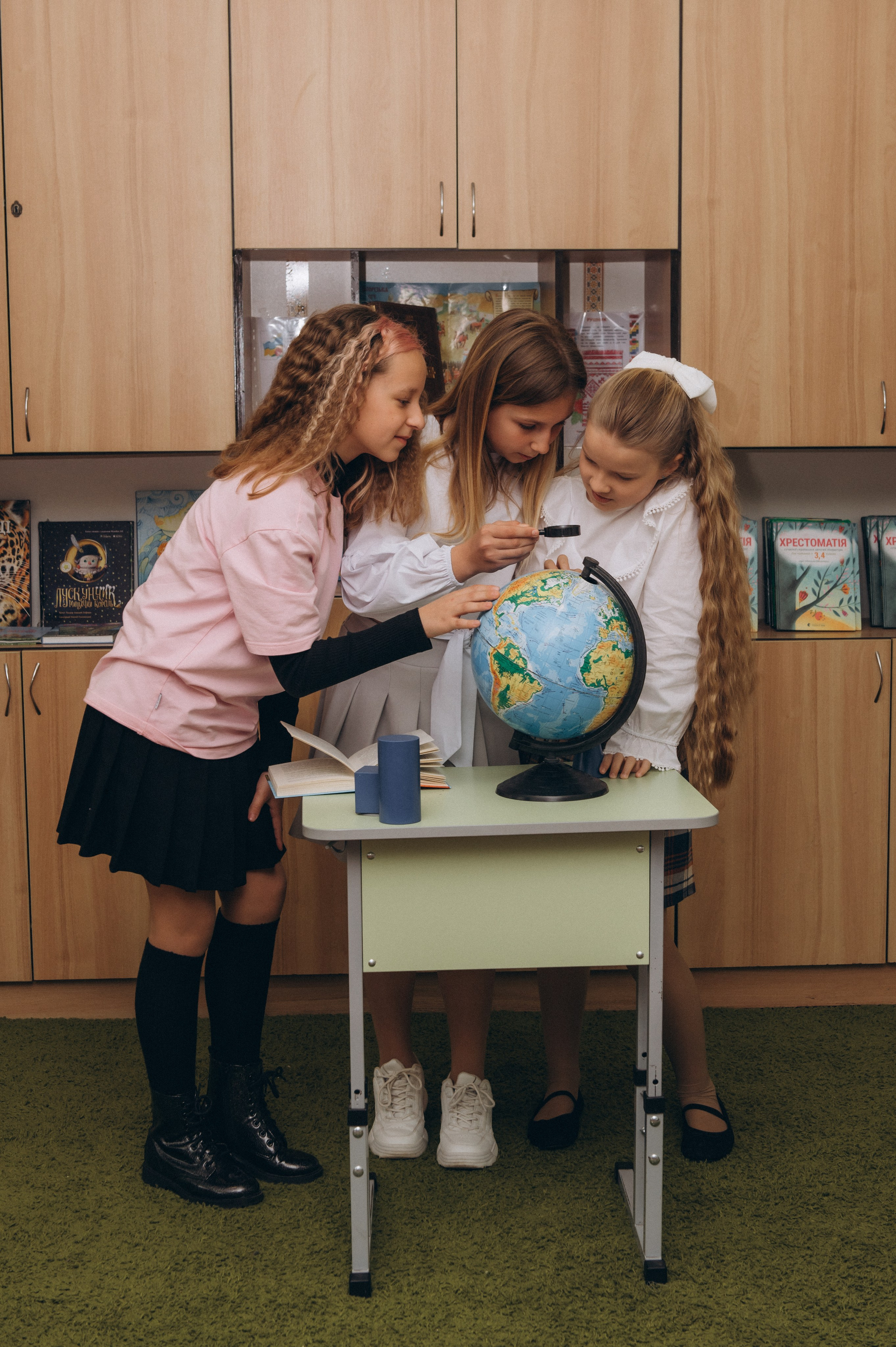 Шкільна фотосесія на віньєтки Тернопіль, фотосесія випускників Тернопіль, зйомка на віньєтки, шкільні фотоальбоми Тернопіль. Сімейний, дитячий та індивідуальний фотограф в м. Тернопіль, м. Львів