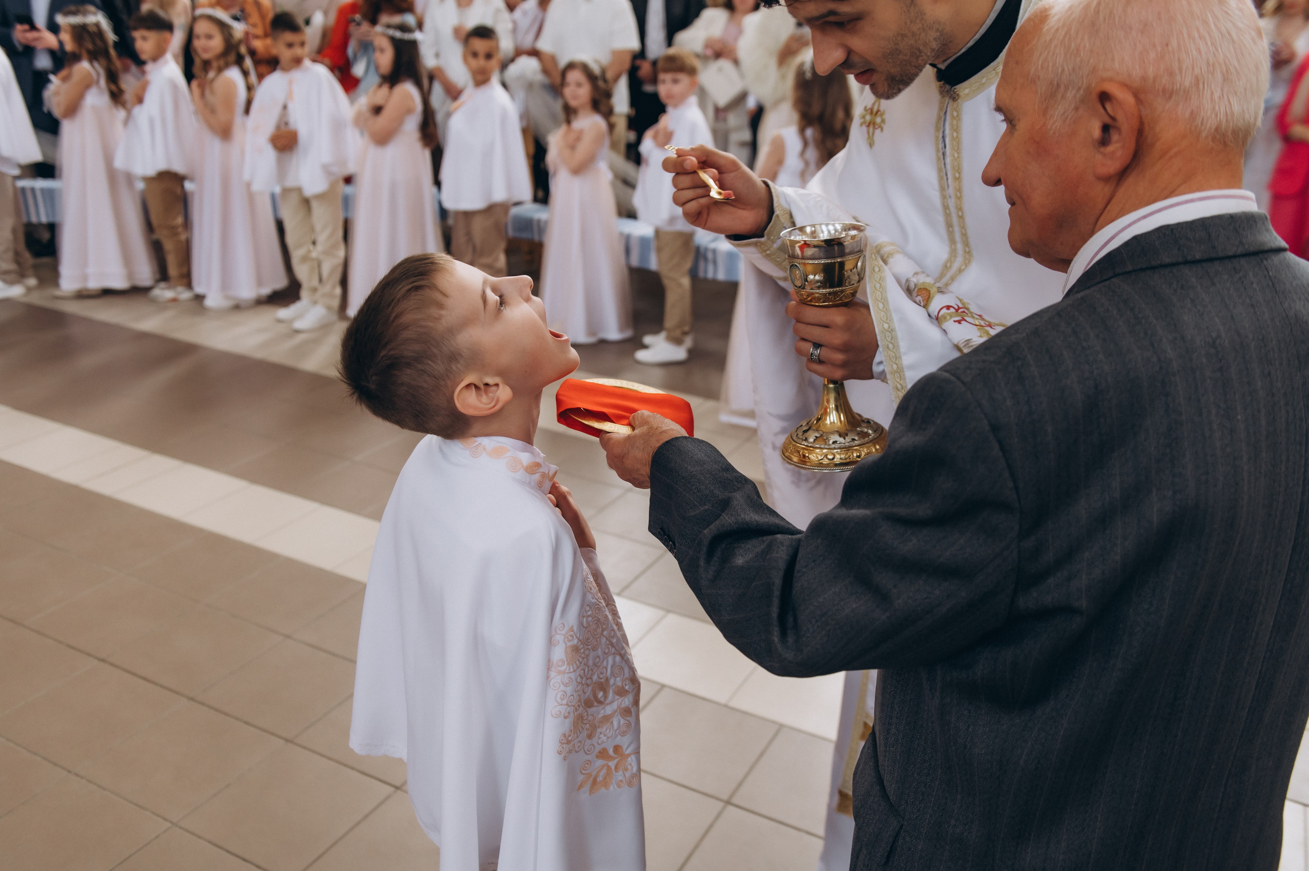Фотосесія Причастя Тернопіль, зйомка Причастя, фотограф на Причастя Тернопіль, Причастя Львів, Причастя церква Михаїла Тернопіль. Сімейний, дитячий та індивідуальний фотограф в м. Тернопіль, м. Львів