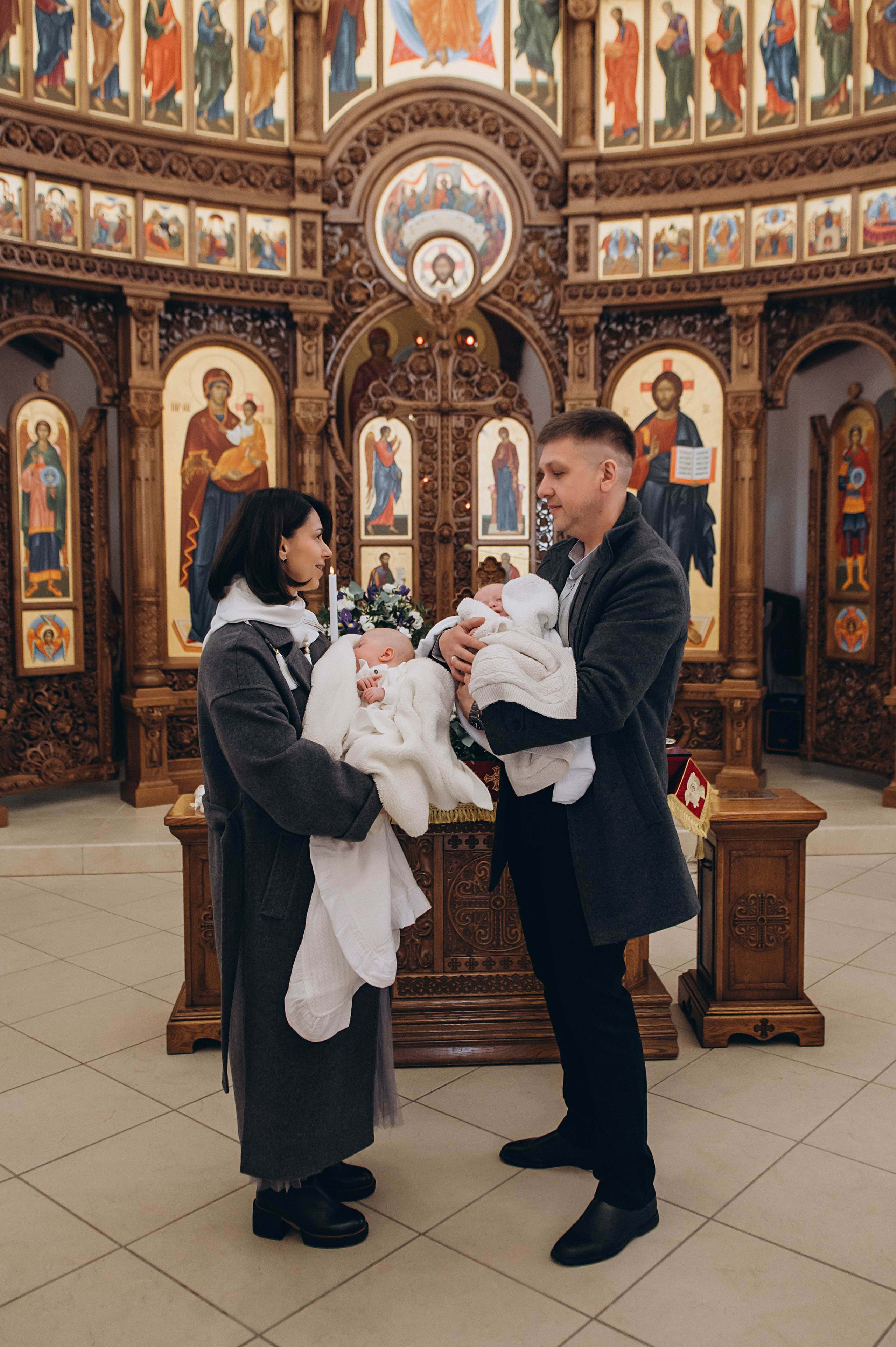 Фотосесія Хрещення Тернопіль, зйомка Хрестин Тернопіль, Храм Різдва Пресвятої Богородиці УГКЦ Тернопіль. Сімейний, дитячий та індивідуальний фотограф в м. Тернопіль, м. Львів