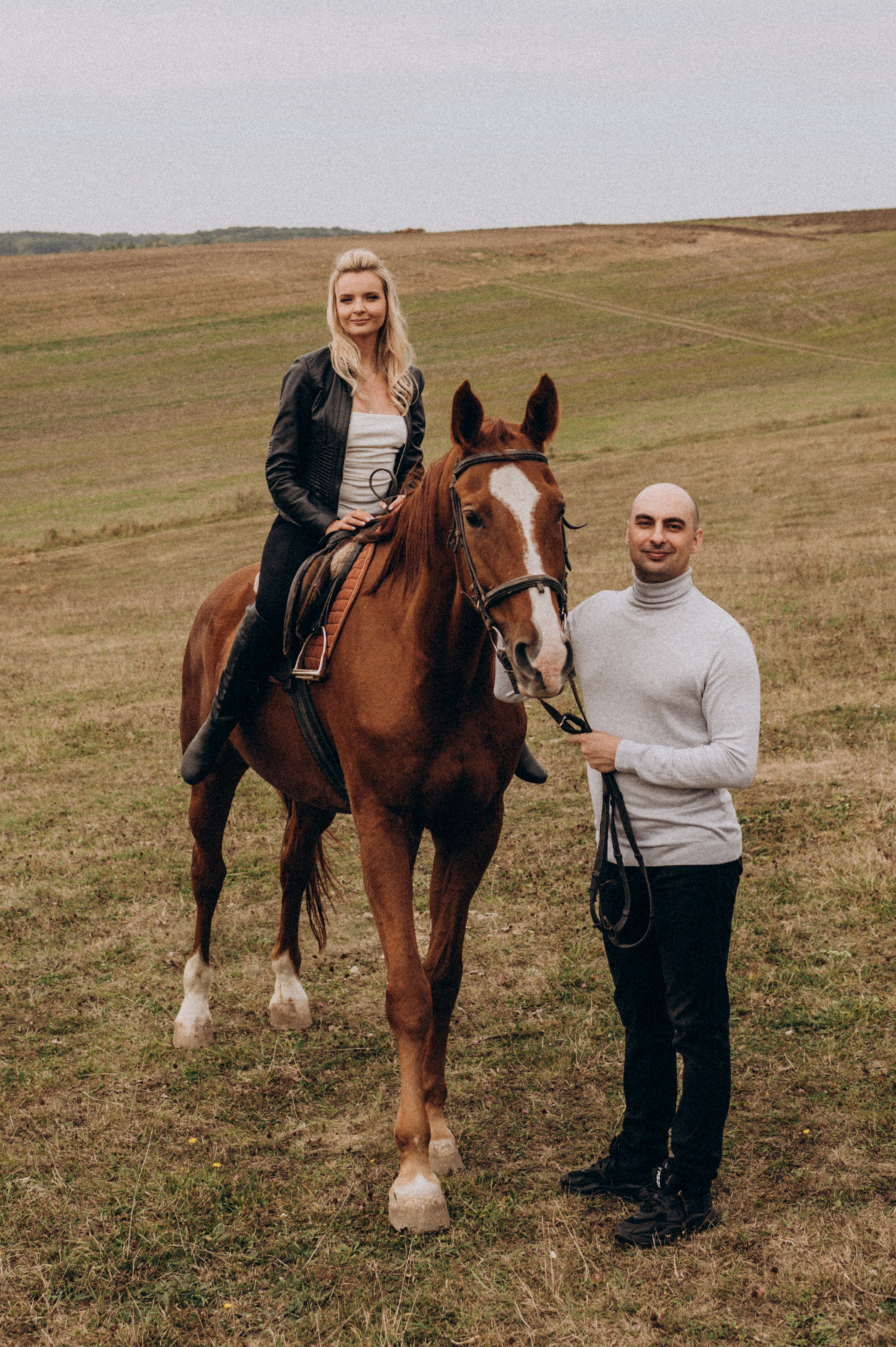Фотосесія з кіньми Тернопіль, кінна зйомка, сімейна фотосесія на конях. Сімейний, дитячий та індивідуальний фотограф в м. Тернопіль, м. Львів