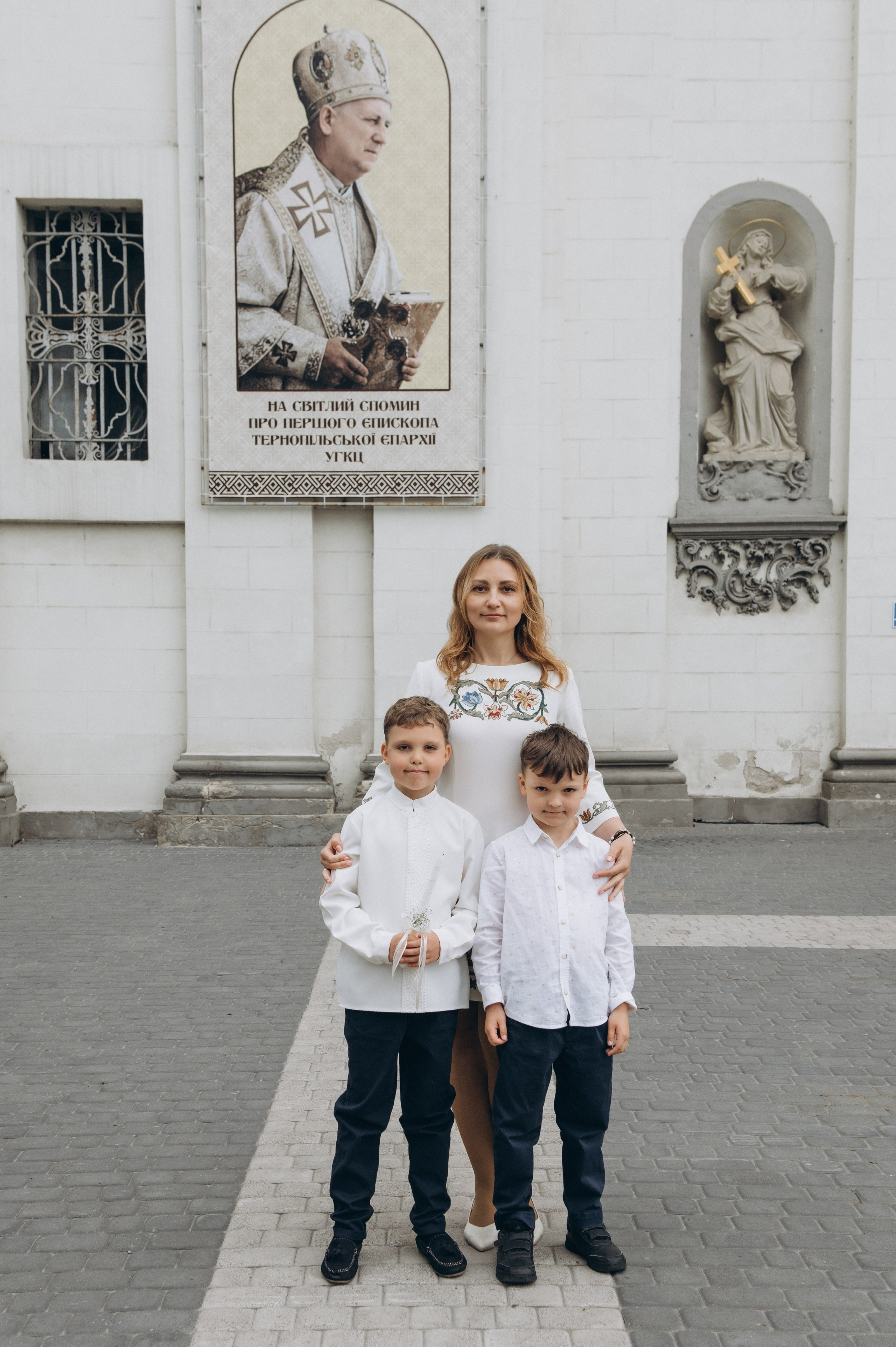 Фотосесія Першого Причастя Тернопіль, фотосесія Причастя Тернопіль, Таїнство Першого Причастя Тернопіль, Катедра Причастя Тернопіль. Сімейний, дитячий та індивідуальний фотограф в м. Тернопіль, м. Львів