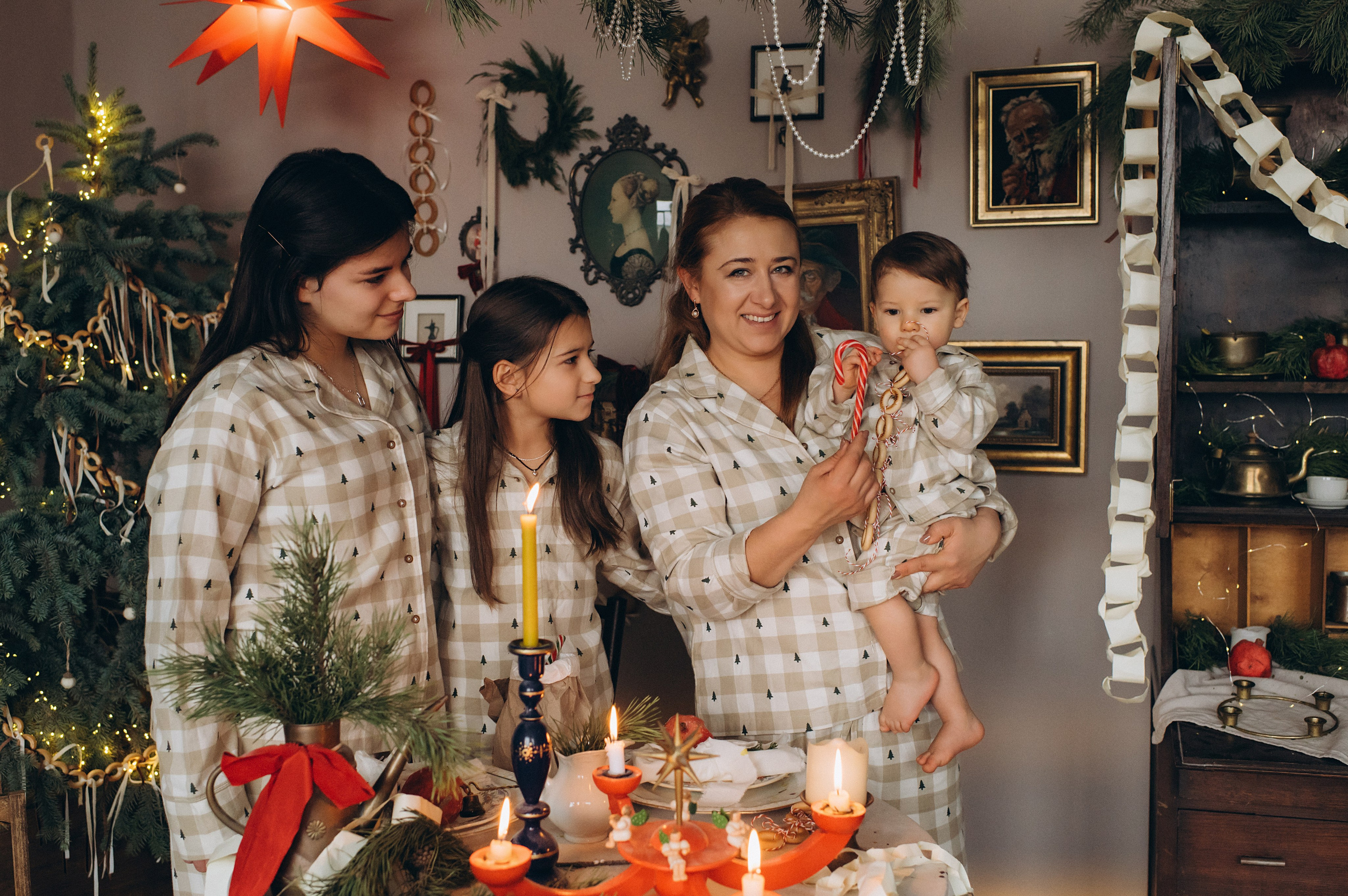 Перший тортик малюка, зйомка першого тортика Тернопіль, новорічна фотосесія, зйомка дня народження, сімейний фотограф Тернопіль, cakesmash. Сімейний, дитячий та індивідуальний фотограф в м. Тернопіль, м. Львів