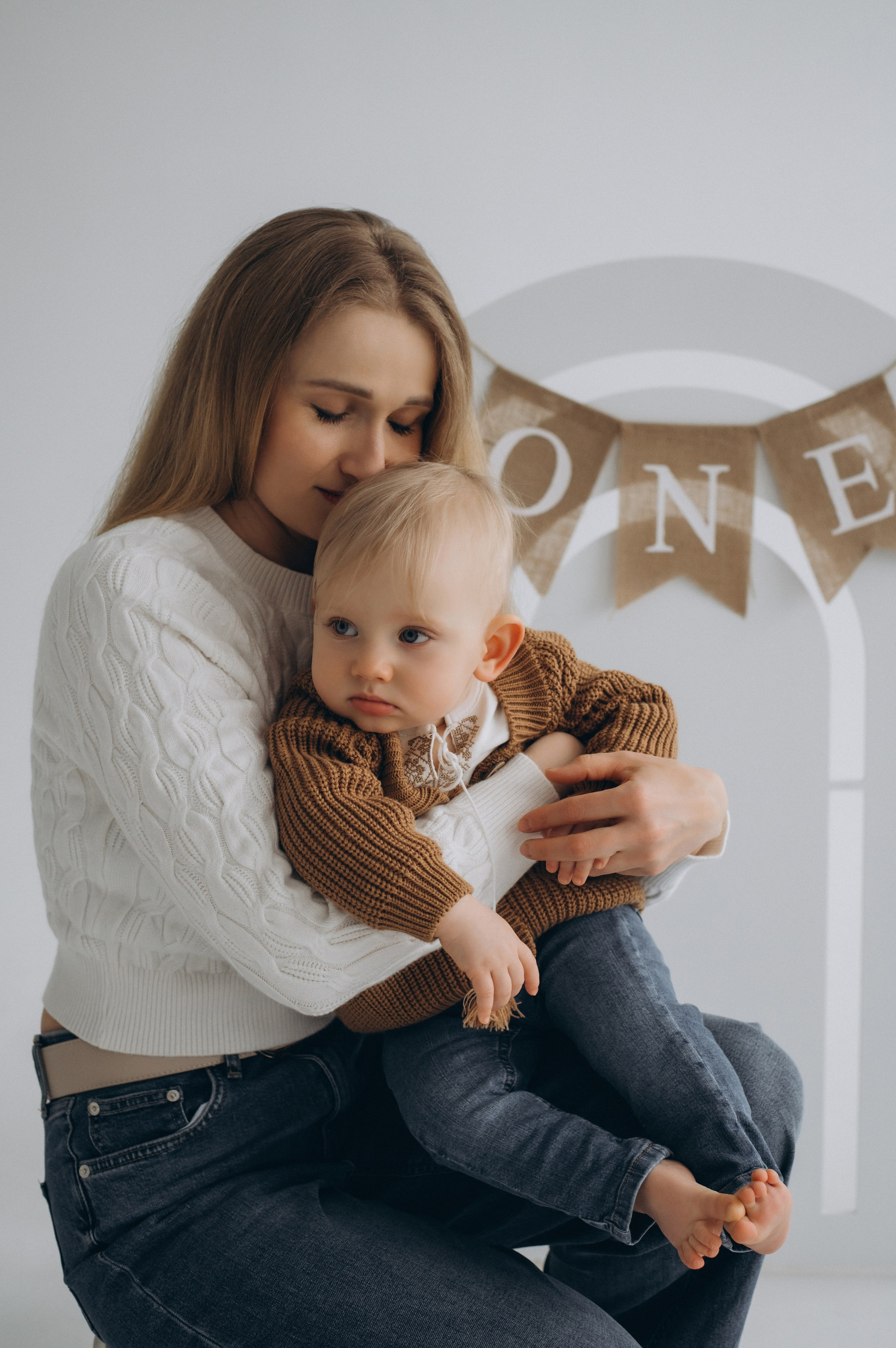 Зйомка дня народження дитини, фотосесія 1 рік Тернопіль, сімейний фотограф Тернопіль, сімейна фотосесія Тернопіль, перший тортик малюка. Сімейний, дитячий та індивідуальний фотограф в м. Тернопіль, м. Львів
