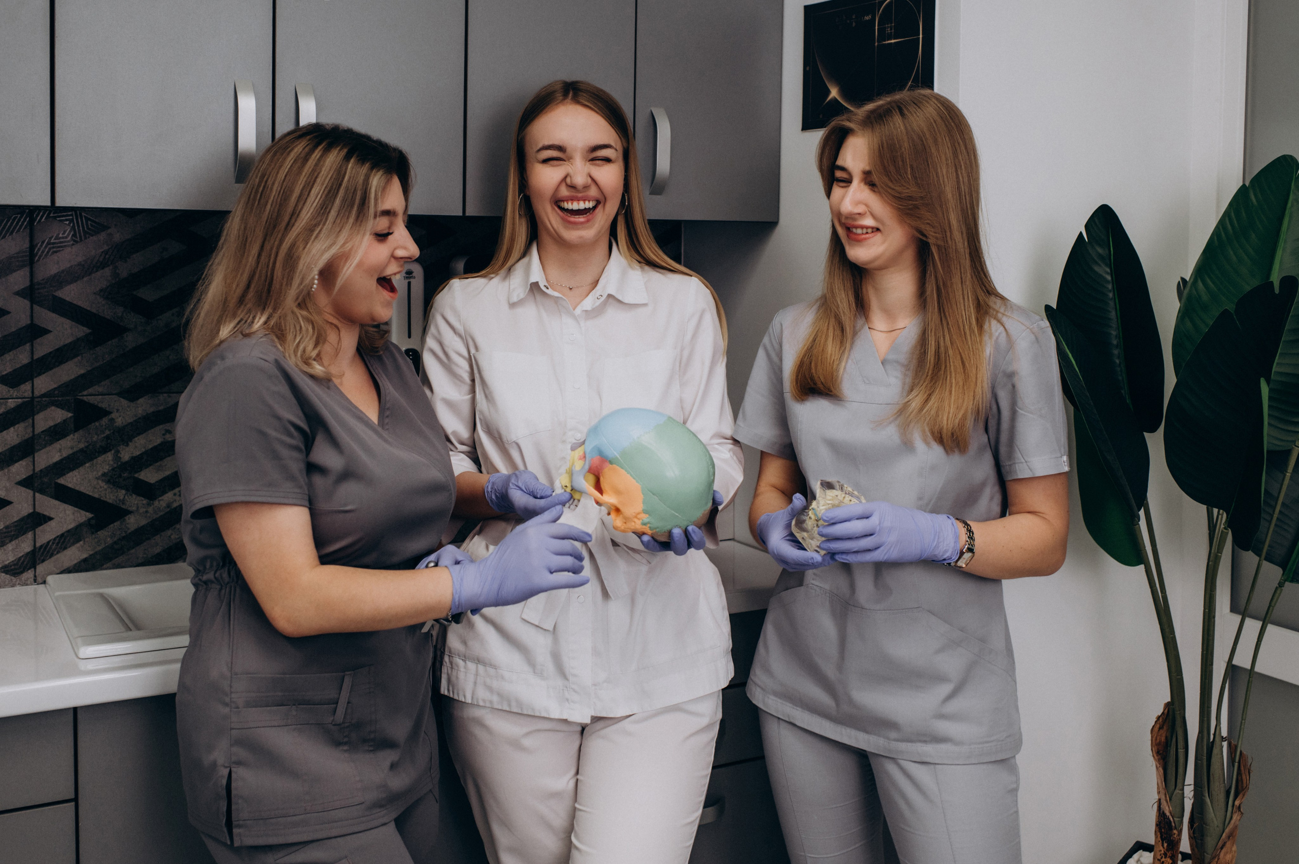 Фотосесія стоматології, зйомка стоматологічної клініки, контент для стоматолога. Сімейний, дитячий та індивідуальний фотограф в м. Тернопіль, м. Львів
