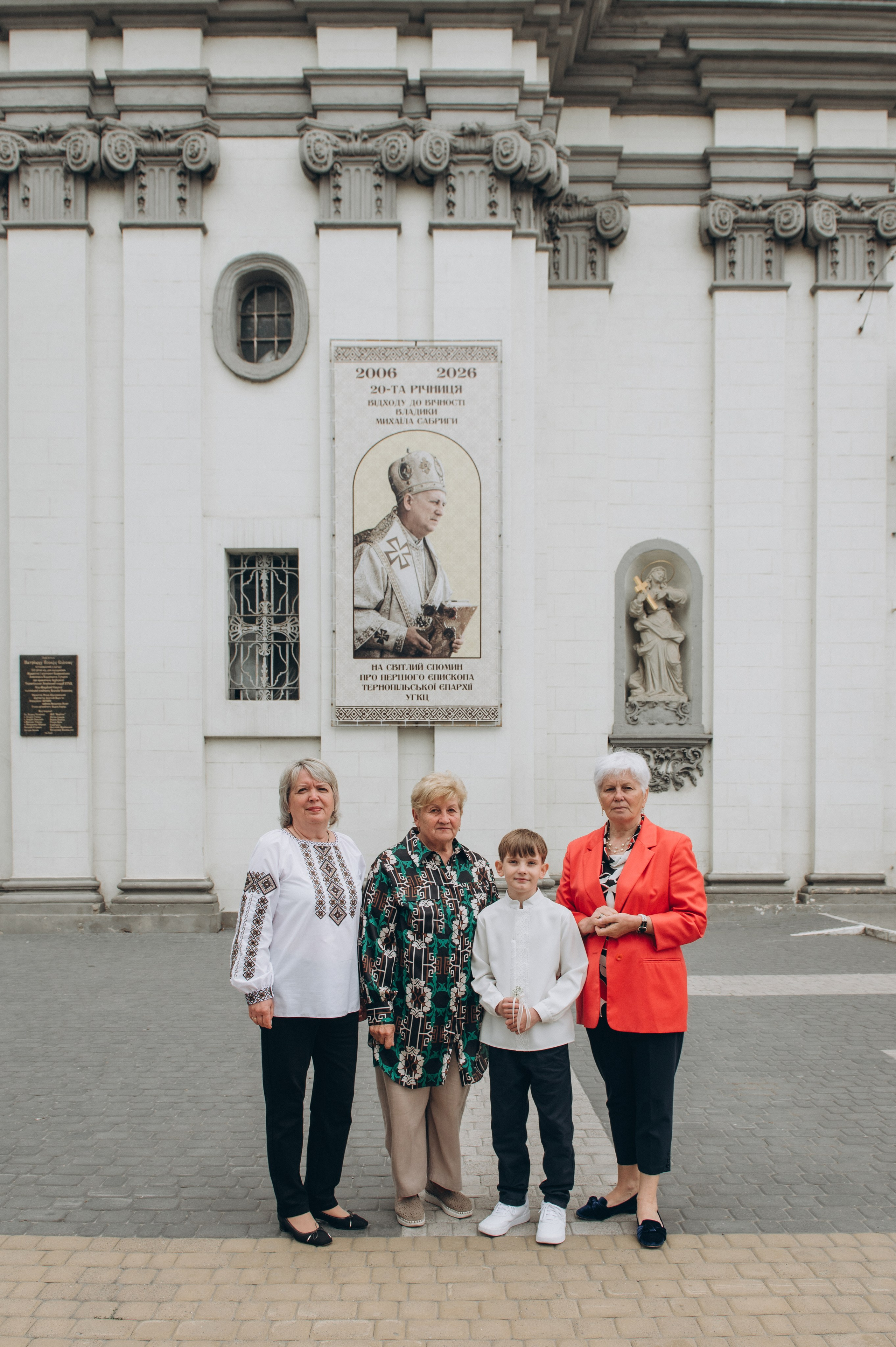 Фотосесія Першого Причастя Тернопіль, фотосесія Причастя Тернопіль, Таїнство Першого Причастя Тернопіль, Катедра Причастя Тернопіль. Сімейний, дитячий та індивідуальний фотограф в м. Тернопіль, м. Львів