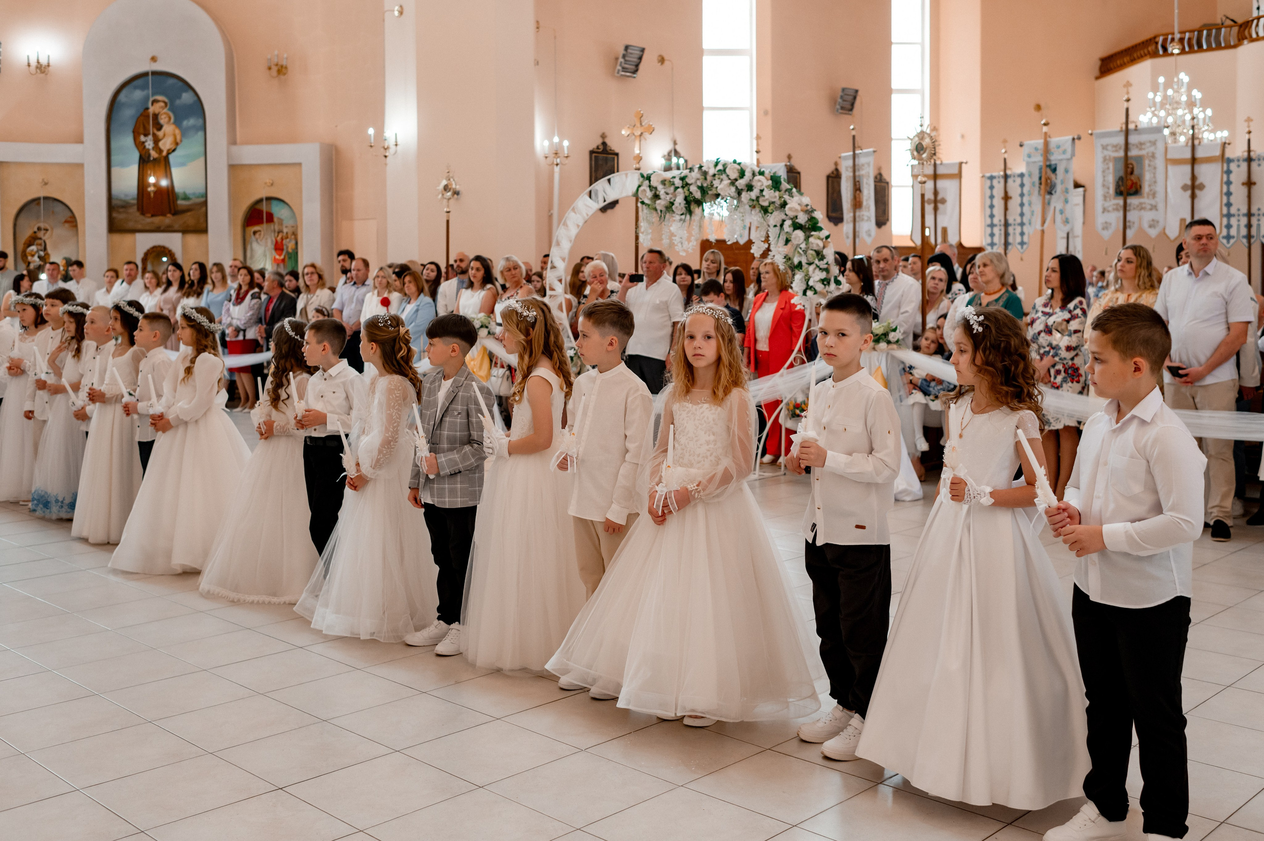 Фотосесія Першого Причастя Тернопіль, зйомка Причастя Тернопіль, Таїнство Першого Причастя Тернопіль, Катедра Причастя Тернопіль. Сімейний, дитячий та індивідуальний фотограф в м. Тернопіль, м. Львів
