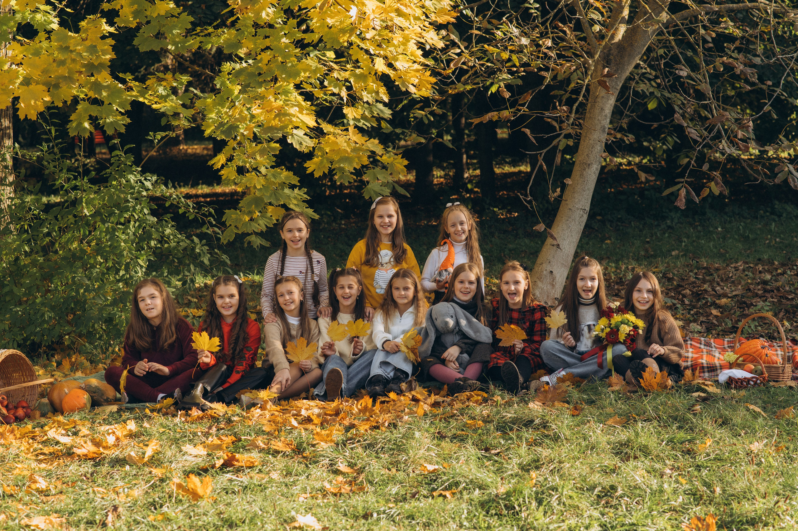 Шкільна фотосесія на віньєтки Тернопіль, шкільні альбоми, фотосесія випускників Тернопіль, випускний альбом, фотограф випускний Тернопіль. Сімейний, дитячий та індивідуальний фотограф в м. Тернопіль, м. Львів