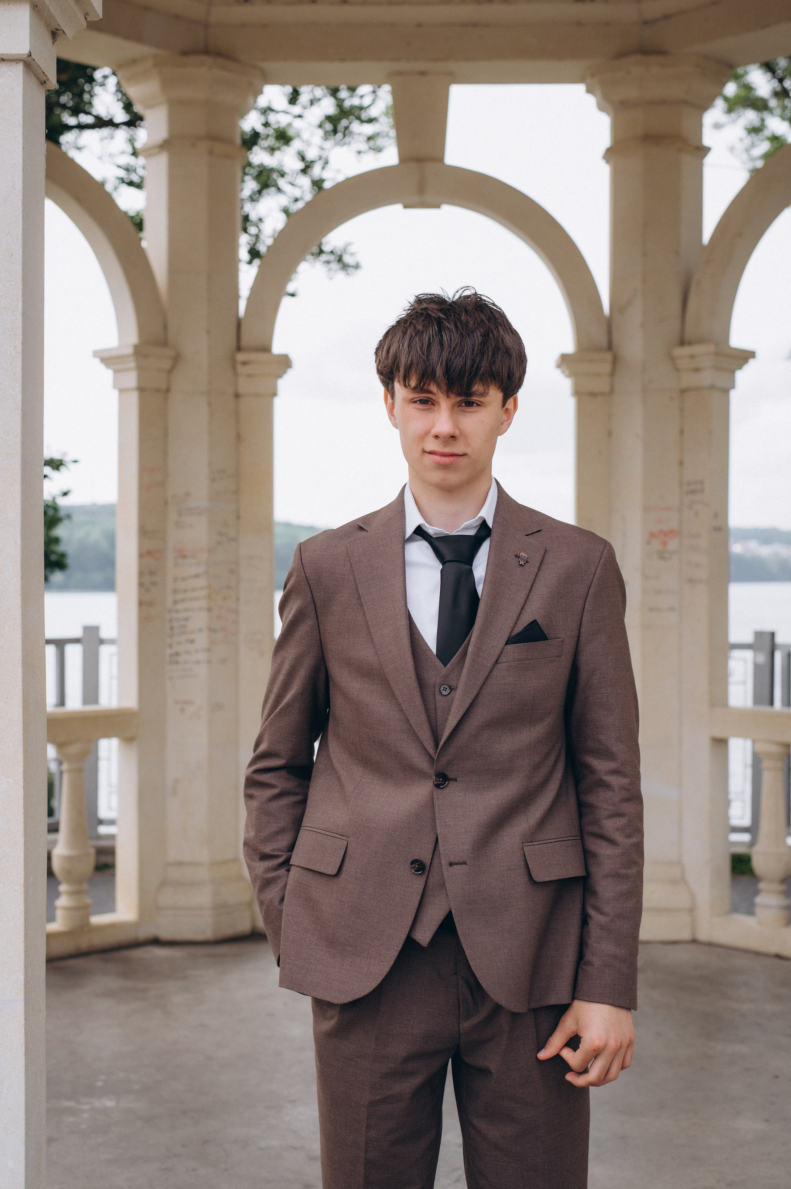 Випускники 2025, фотосесія випускного Тернопіль, фотосесія випускників Тернопіль, зйомка випускного, фотосесія випускного. Сімейний, дитячий та індивідуальний фотограф в м. Тернопіль, м. Львів