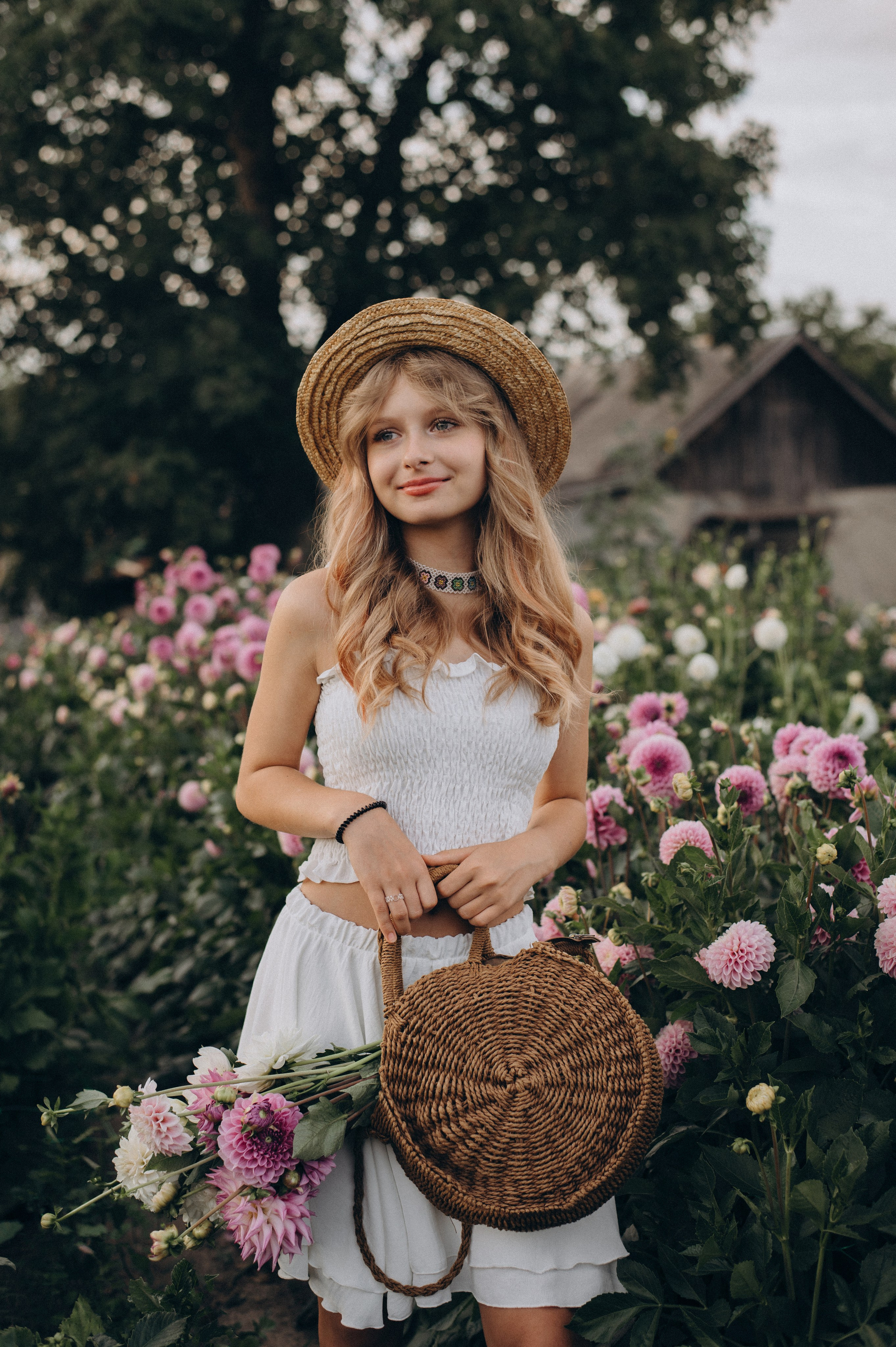 Сімейна фотосесія мами і доньки, сімейний фотограф Тернопіль, портретний фотограф, сімейна фотосесія Тернопіль, фотосесія в жоржинах. Сімейний, дитячий та індивідуальний фотограф в м. Тернопіль, м. Львів