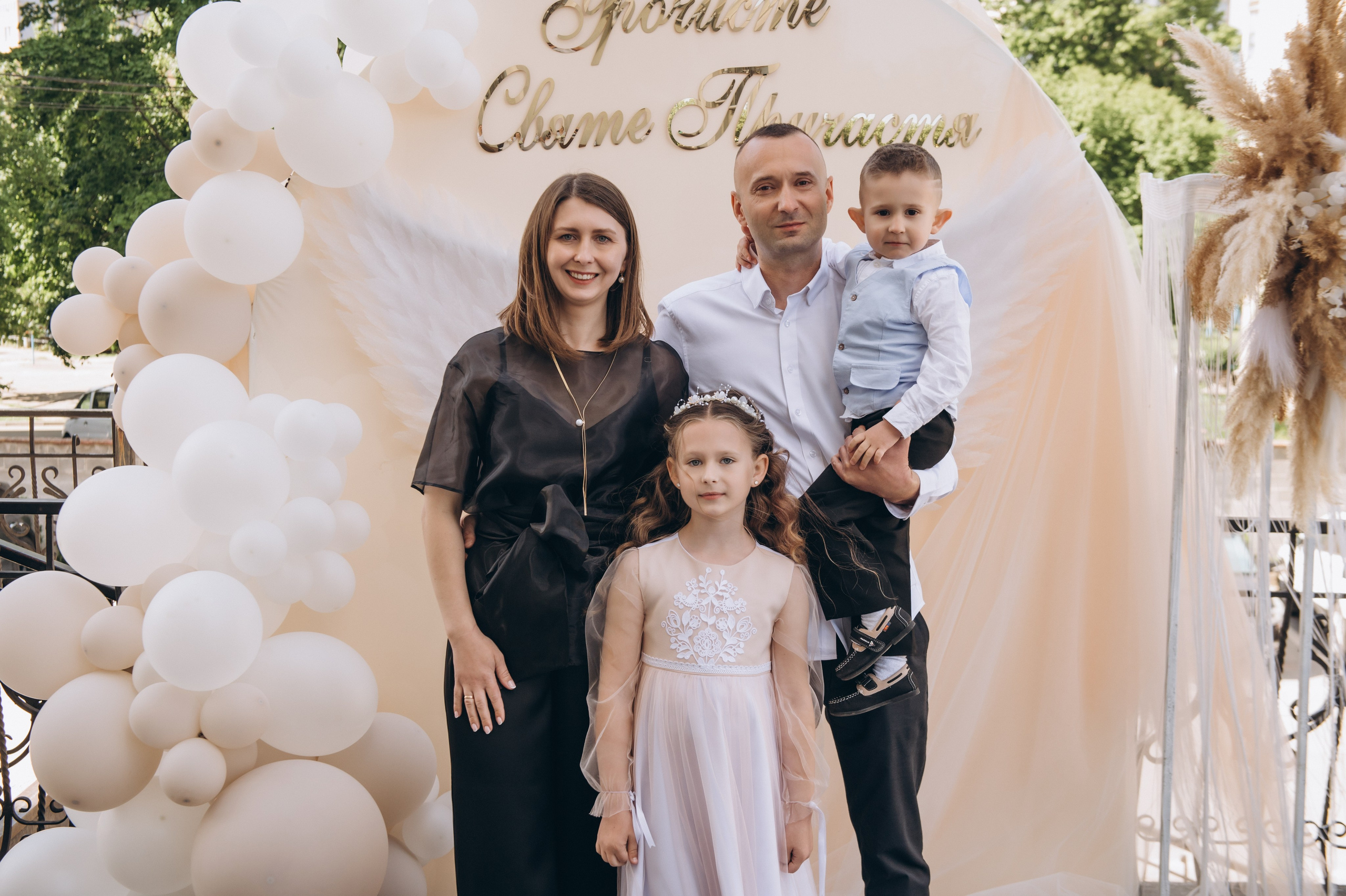 Фотосесія Причастя Тернопіль церква Св Михаїла, фотограф на Причастя Тернопіль, фотосесія Літургії Причастя Тернопіль. Сімейний, дитячий та індивідуальний фотограф в м. Тернопіль, м. Львів