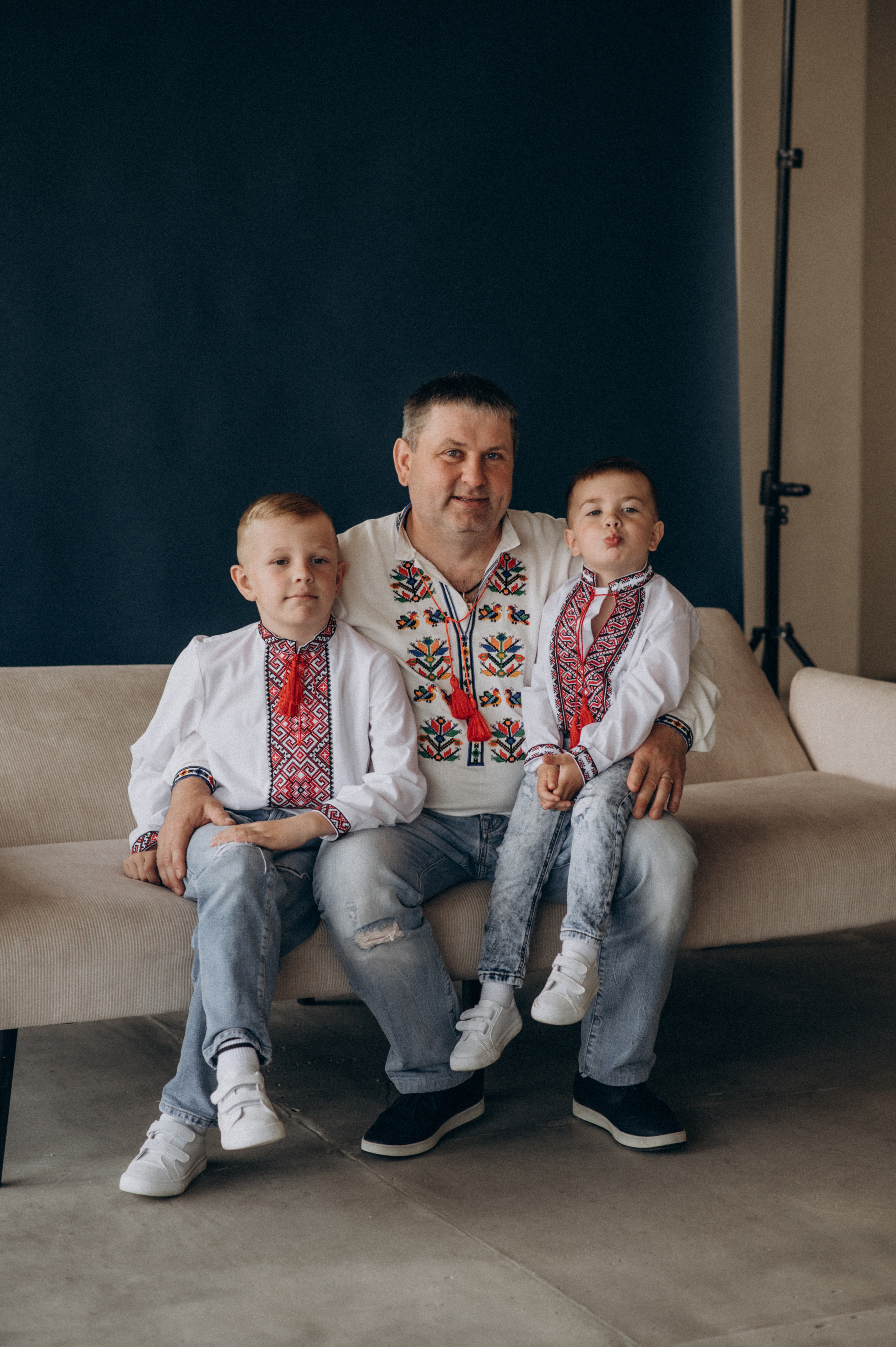 Сімейна зйомка у студії. Сімейний, дитячий та індивідуальний фотограф в м. Тернопіль, м. Львів