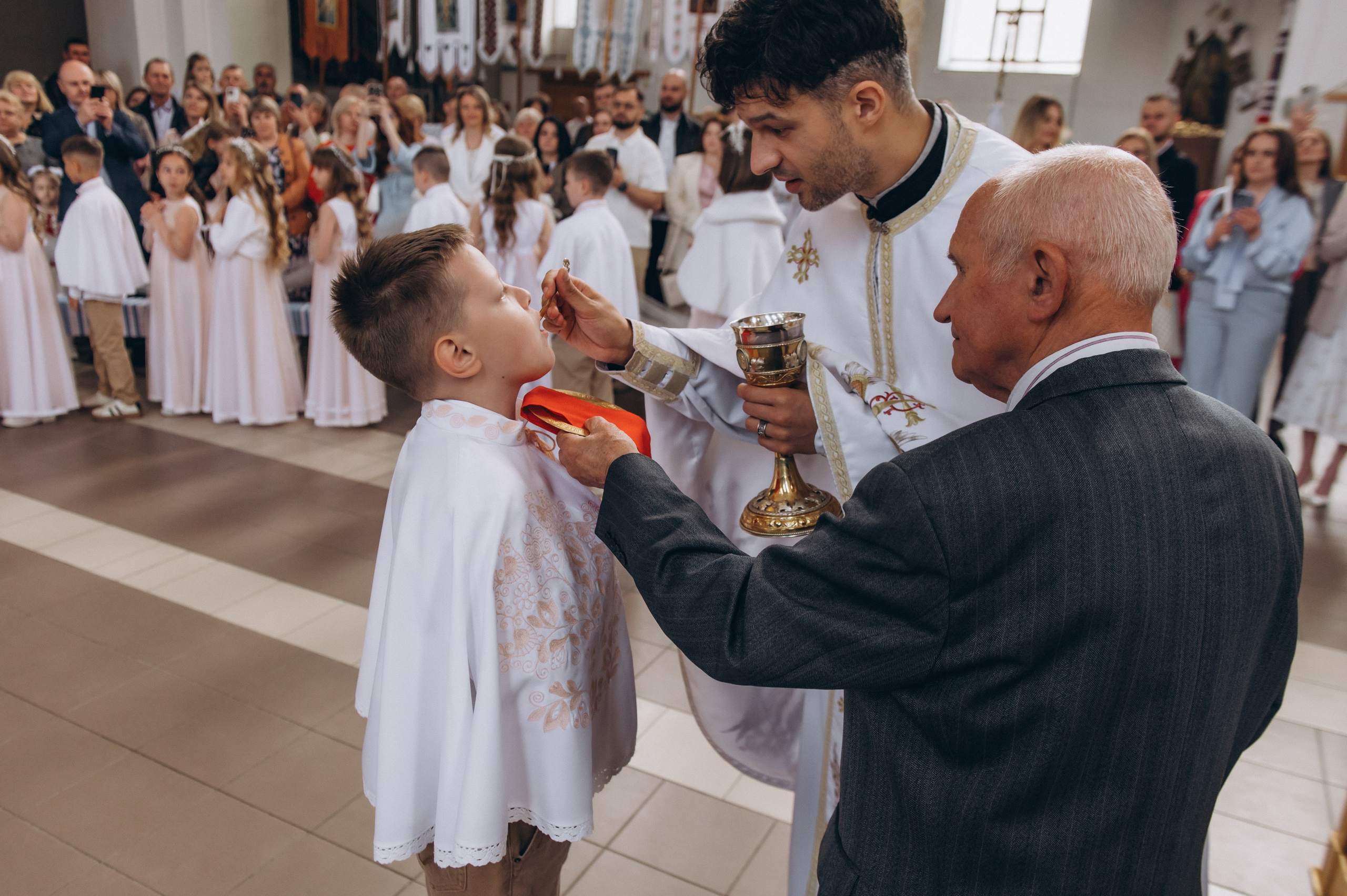 Фотосесія Причастя Тернопіль, зйомка Причастя, фотограф на Причастя Тернопіль, Причастя Львів, Причастя церква Михаїла Тернопіль. Сімейний, дитячий та індивідуальний фотограф в м. Тернопіль, м. Львів