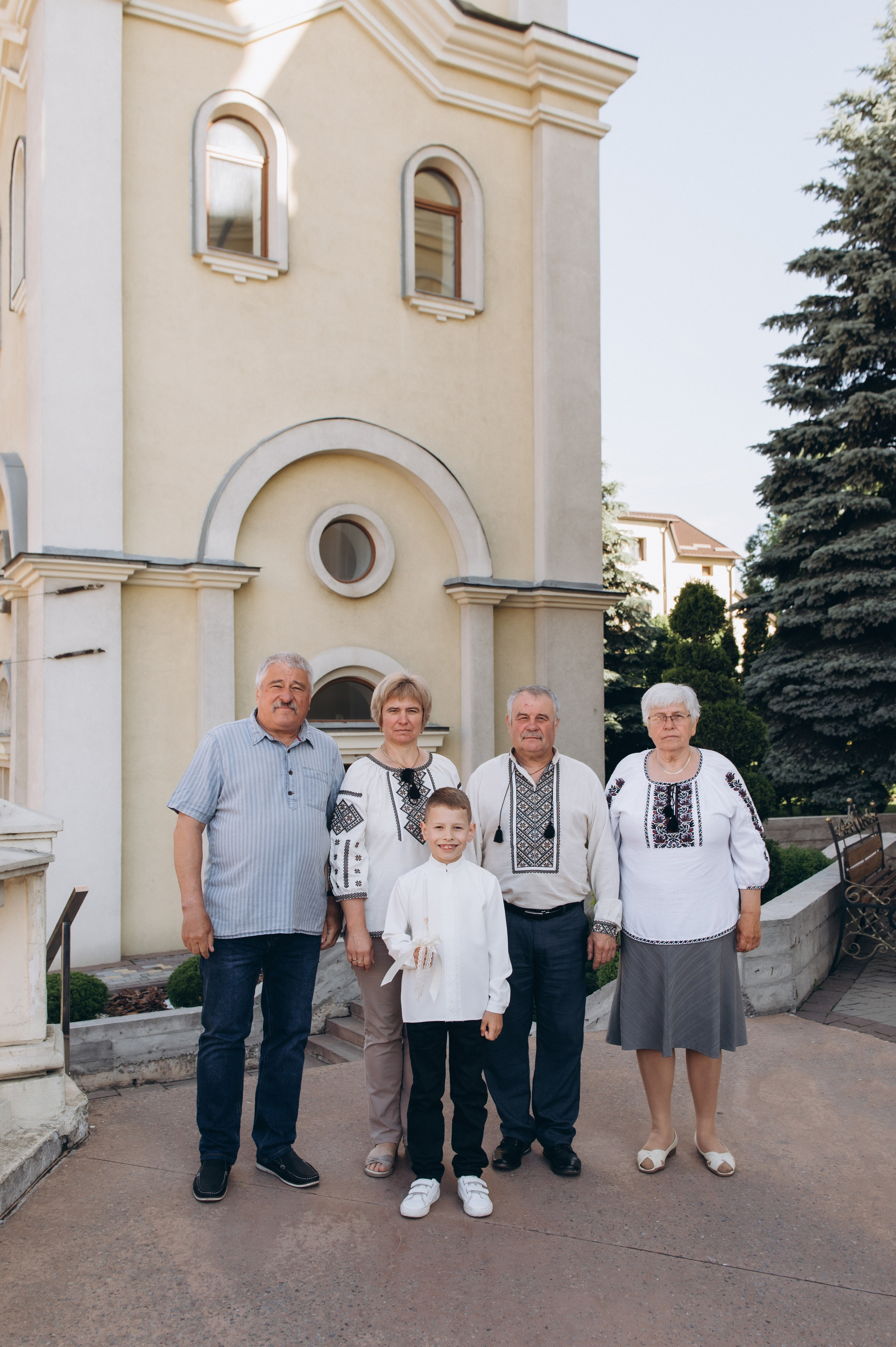 Фотосесія Першого Причастя Тернопіль, зйомка Першого Причастя Тернопіль, Церква Успіння Пресвятої Богородиці Причастя Тернопіль. Сімейний, дитячий та індивідуальний фотограф в м. Тернопіль, м. Львів