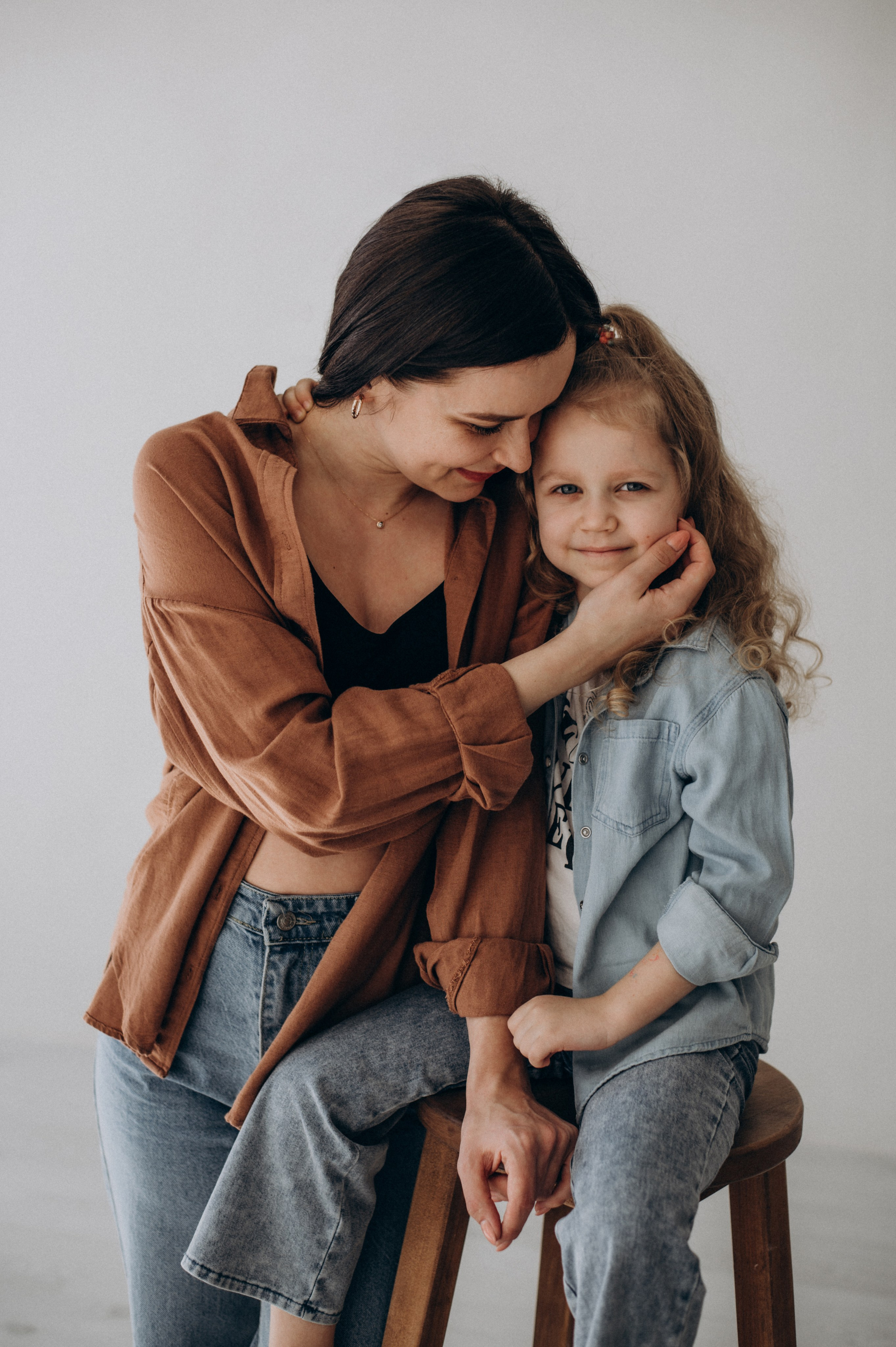 Сімейна фотосесія у студії, зйомка мами і дитини фотосесія Тернопіль Львів. Сімейний, дитячий та індивідуальний фотограф в м. Тернопіль, м. Львів