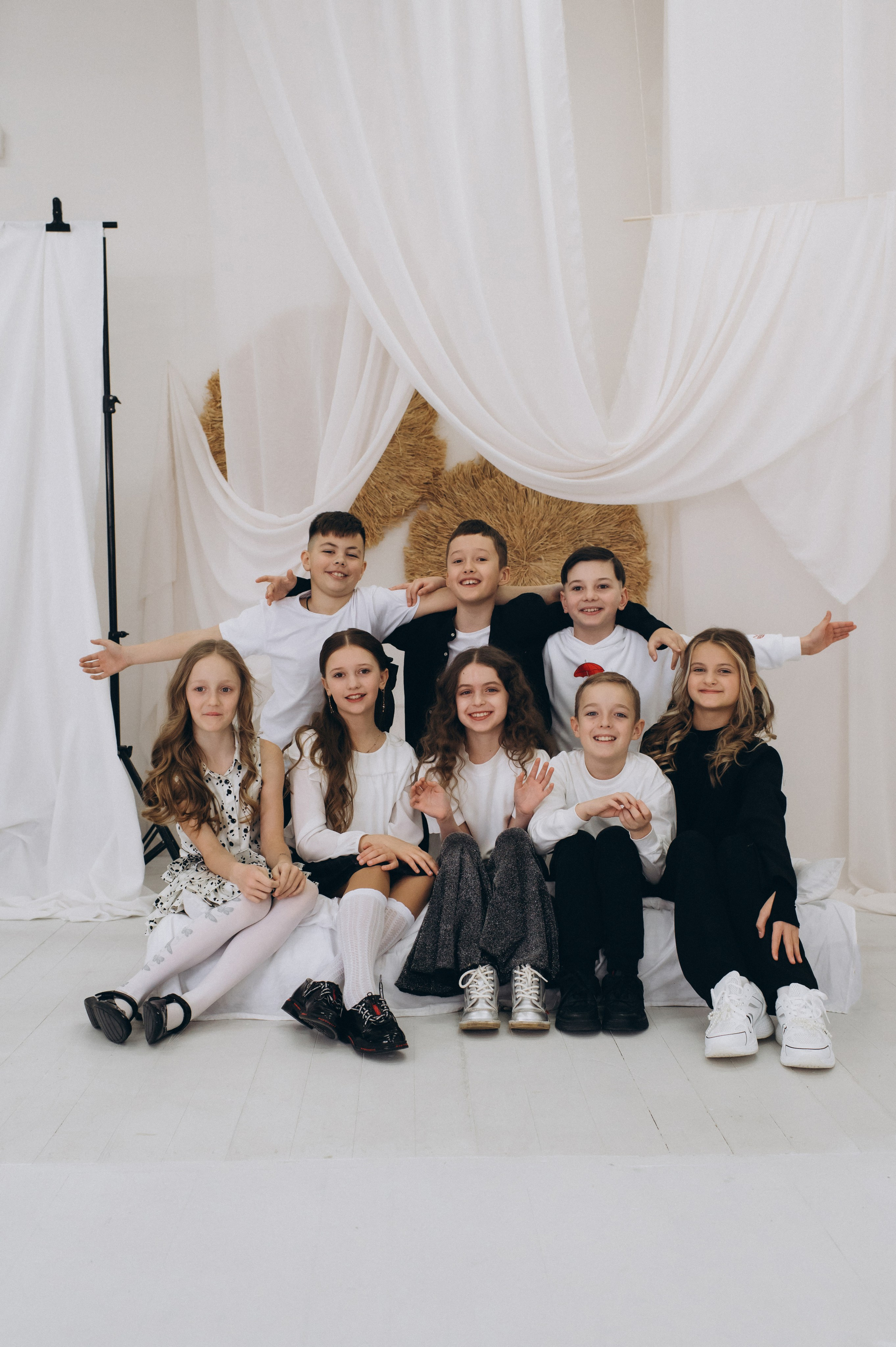 Шкільна фотосесія на віньєтки Тернопіль, шкільні альбоми, фотосесія випускників Тернопіль, випускний альбом, фотограф випускний Тернопіль. Сімейний, дитячий та індивідуальний фотограф в м. Тернопіль, м. Львів