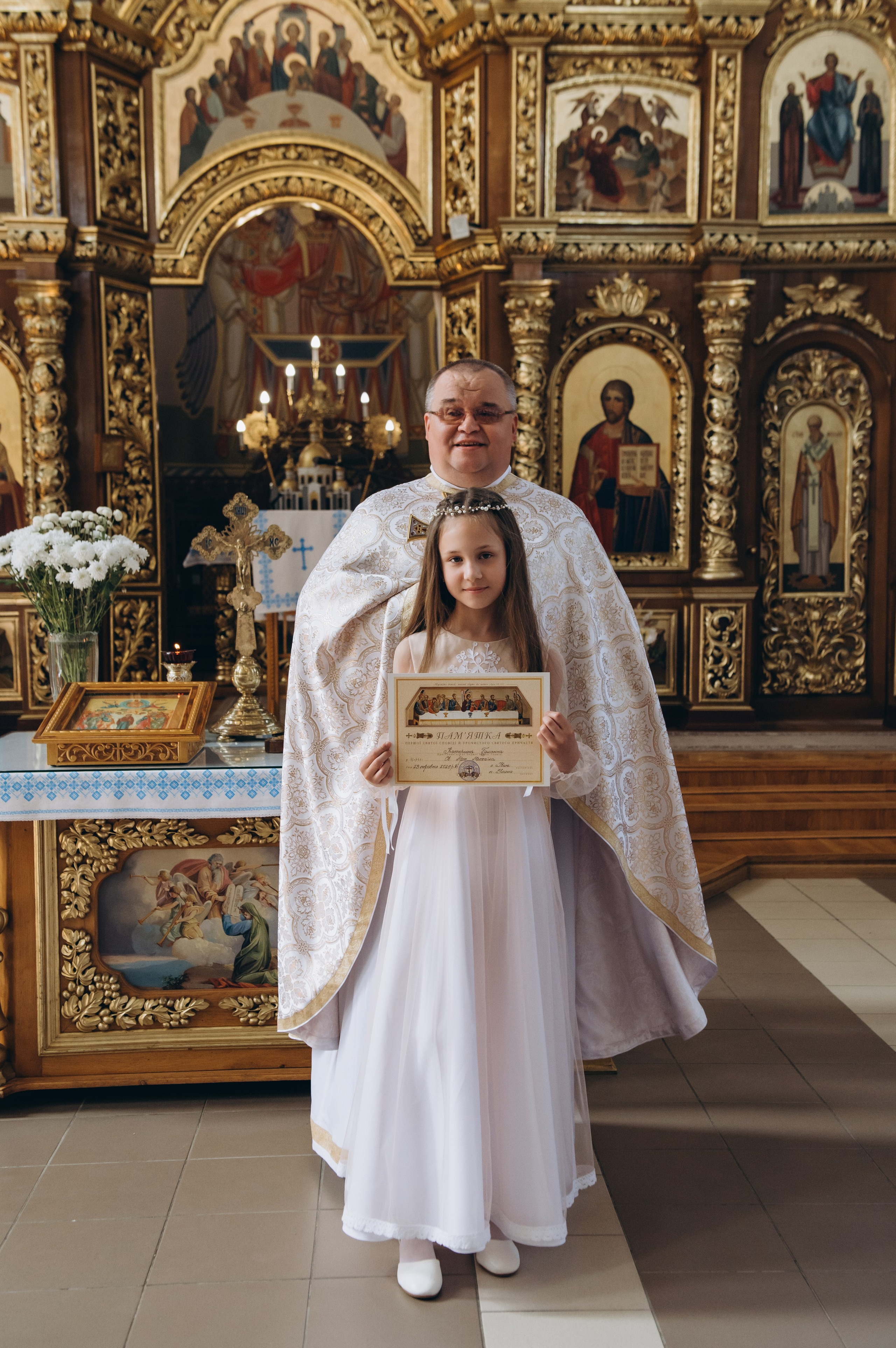 Фотосесія Причастя Тернопіль церква Св Михаїла, фотограф на Причастя Тернопіль, фотосесія Літургії Причастя Тернопіль. Сімейний, дитячий та індивідуальний фотограф в м. Тернопіль, м. Львів