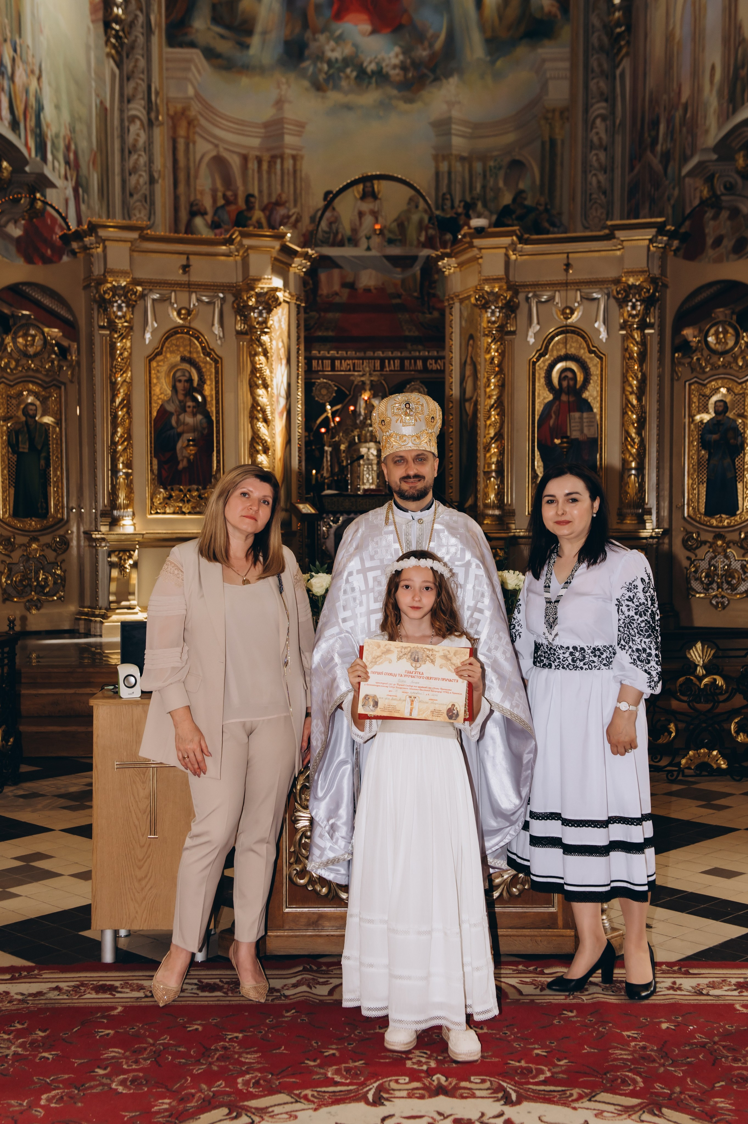 Фотосесія Першого Причастя Тернопіль, фотосесія Причастя Тернопіль, Таїнство Першого Причастя Тернопіль, Катедра Причастя Тернопіль. Сімейний, дитячий та індивідуальний фотограф в м. Тернопіль, м. Львів
