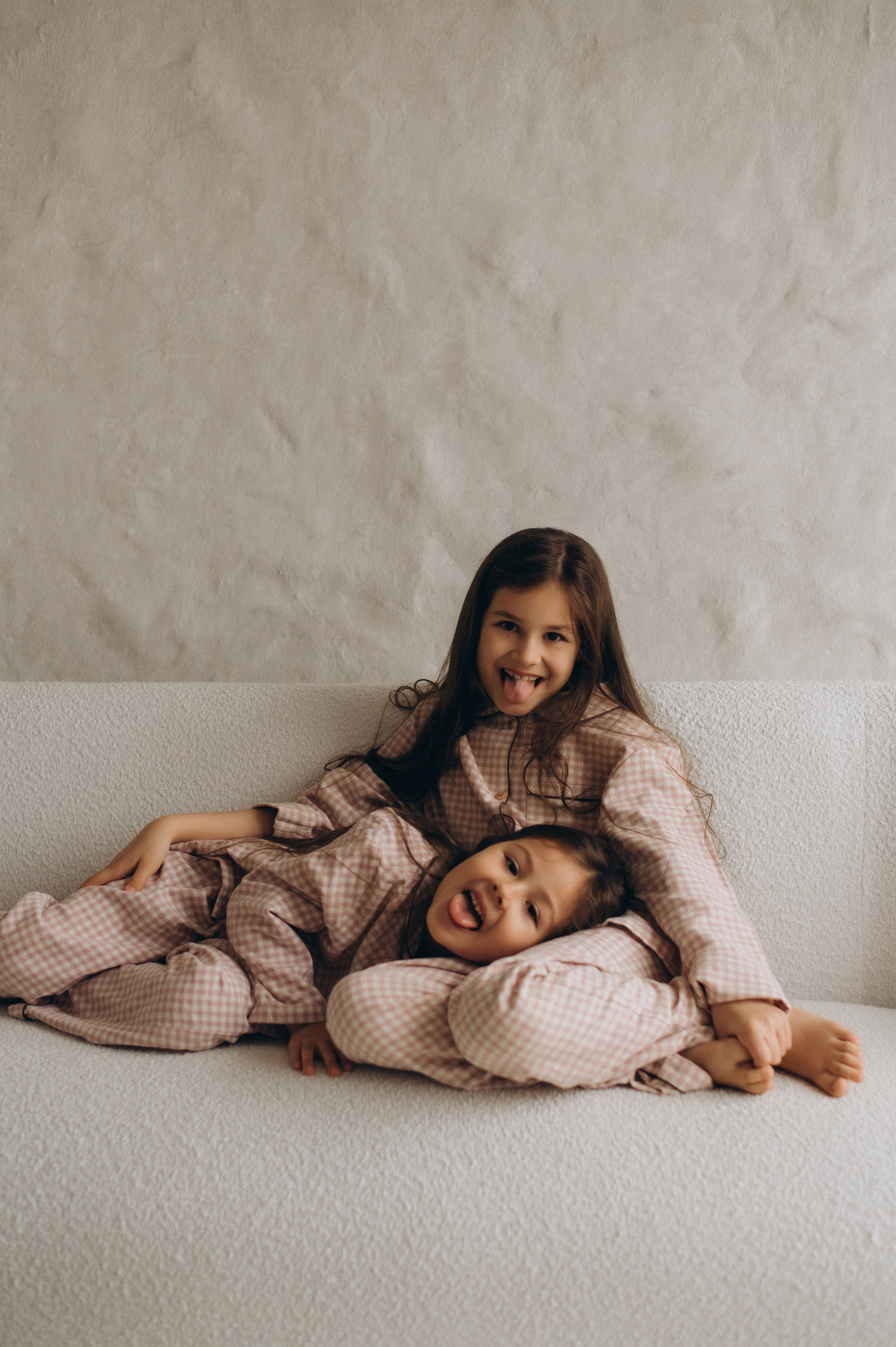 Фотосесія сестричок Тернопіль, зйомка сестрички, сімейний фотограф Тернопіль, портретний фотограф Тернопіль, фотосесія дітей. Сімейний, дитячий та індивідуальний фотограф в м. Тернопіль, м. Львів