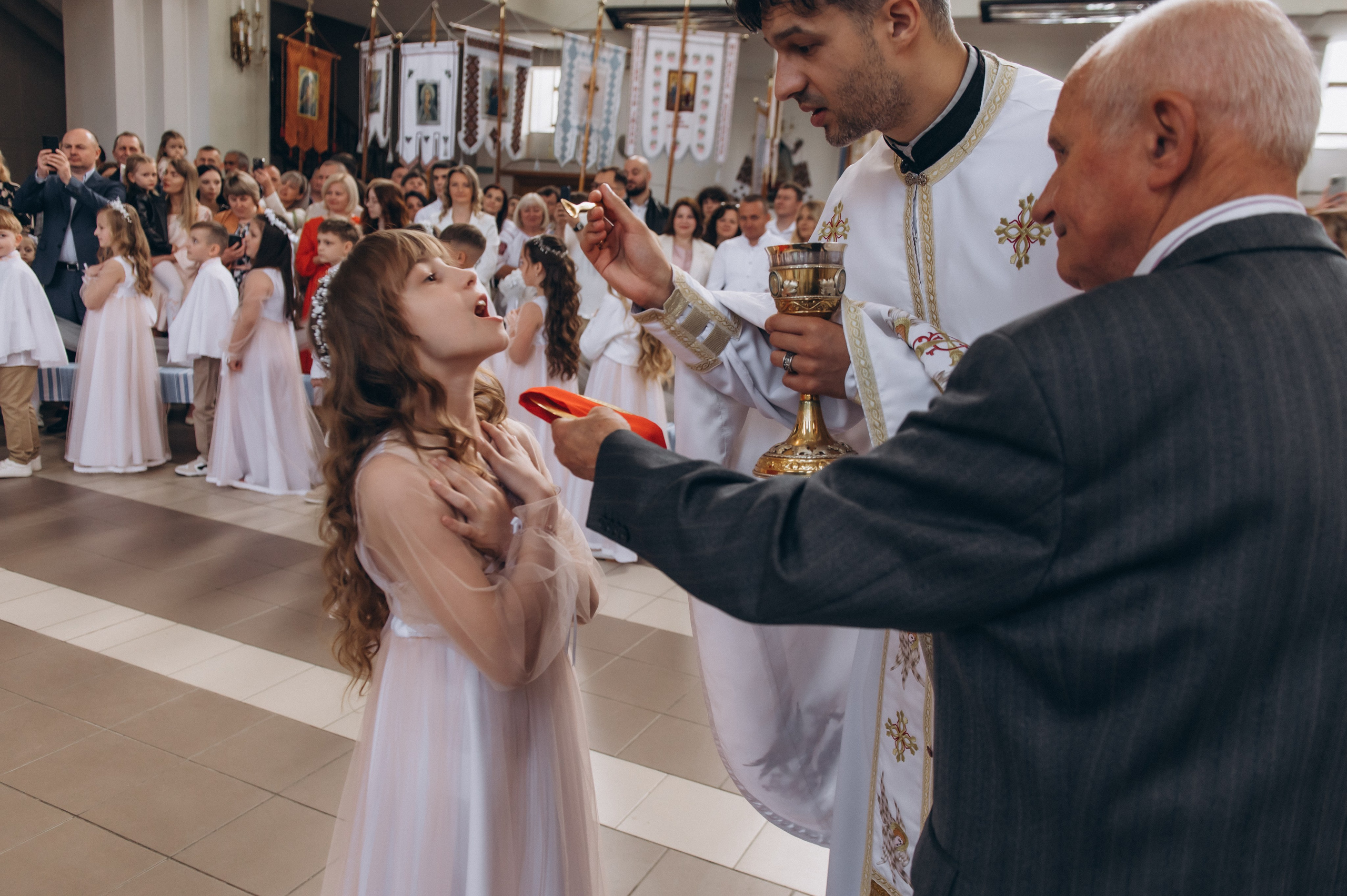 Фотосесія Причастя Тернопіль, зйомка Причастя, фотограф на Причастя Тернопіль, Причастя Львів, Причастя церква Михаїла Тернопіль. Сімейний, дитячий та індивідуальний фотограф в м. Тернопіль, м. Львів