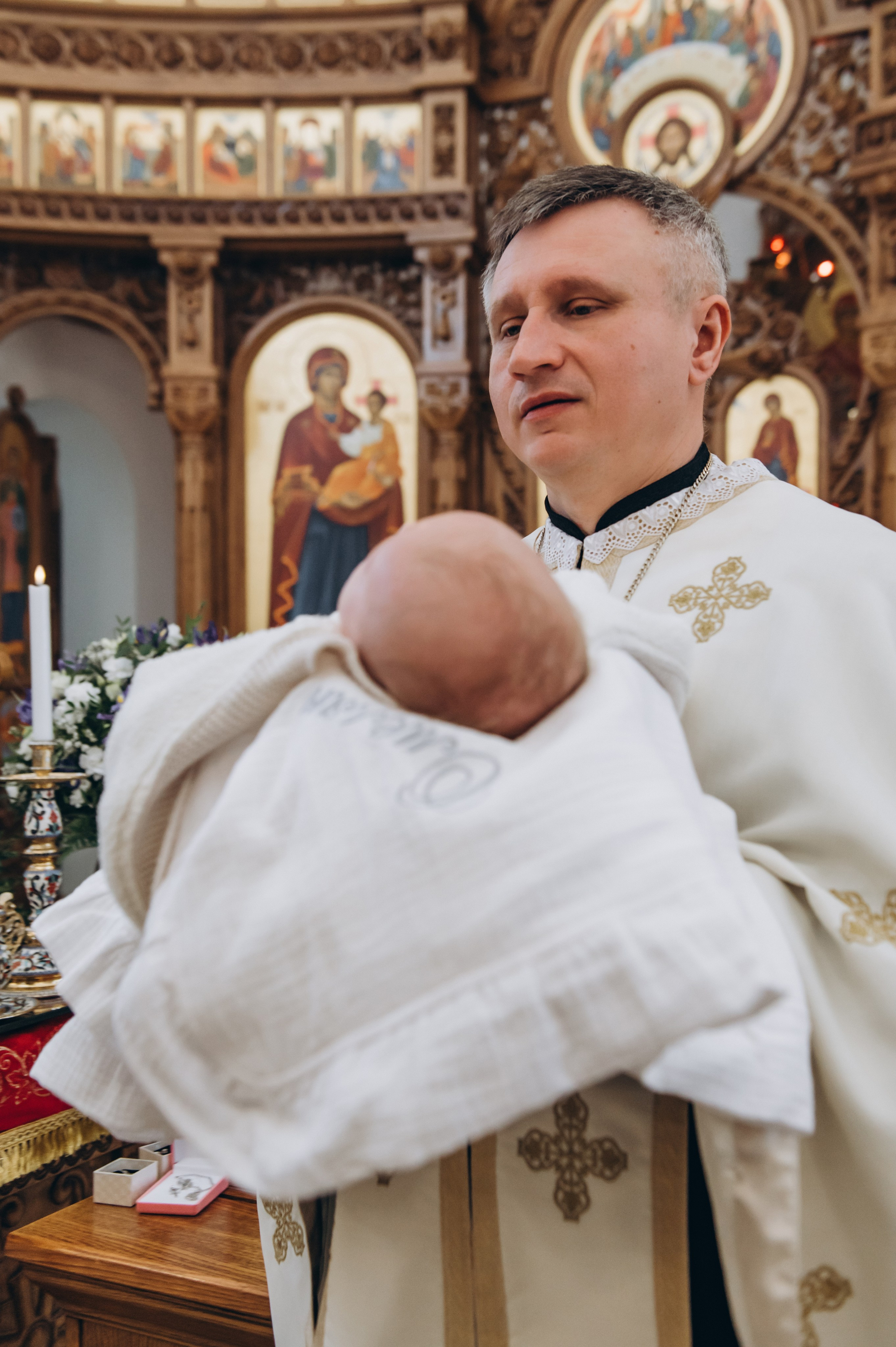 Фотосесія Хрещення Тернопіль, зйомка Хрестин Тернопіль, Храм Різдва Пресвятої Богородиці УГКЦ Тернопіль. Сімейний, дитячий та індивідуальний фотограф в м. Тернопіль, м. Львів