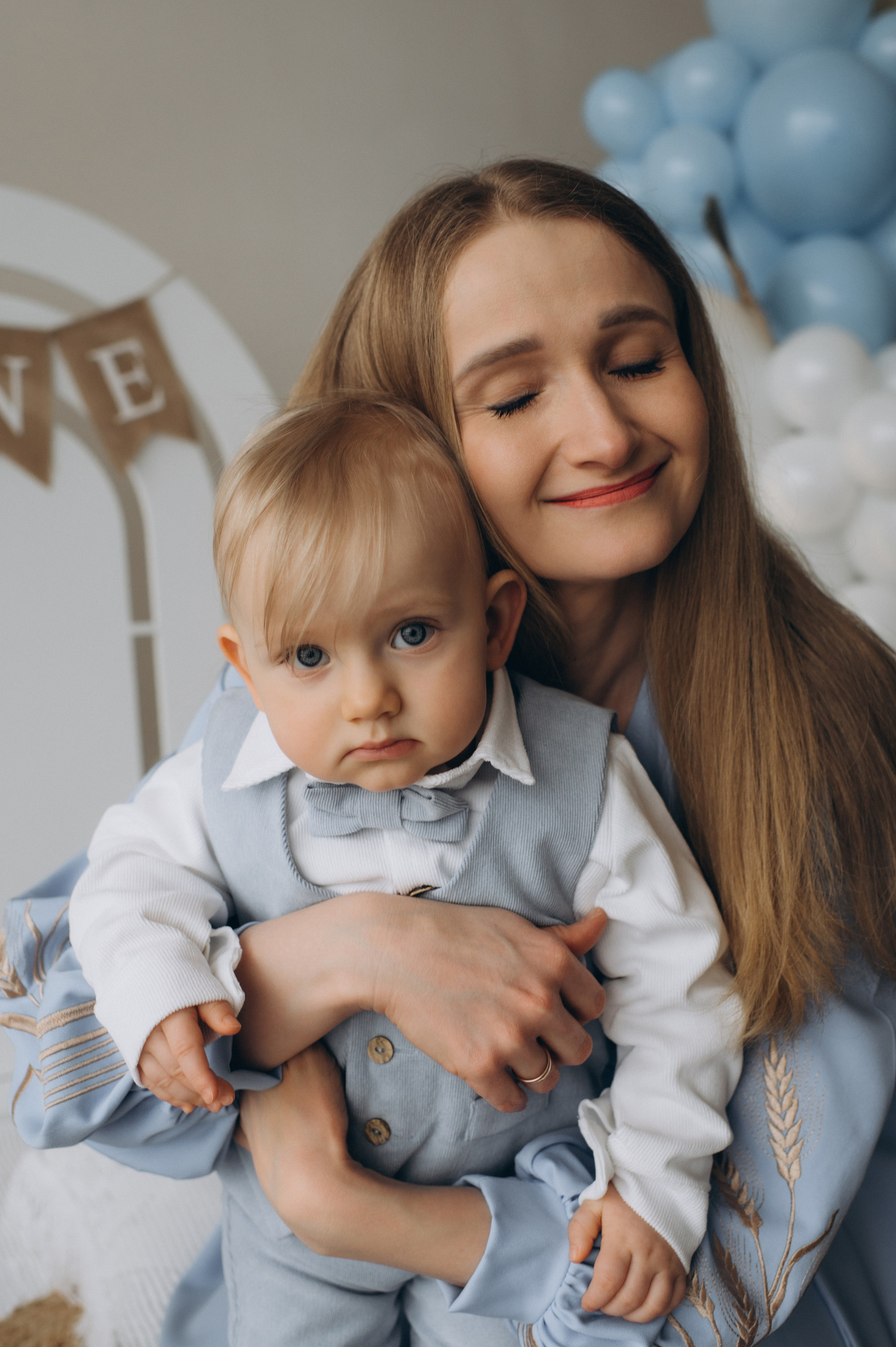 Зйомка дня народження дитини, фотосесія 1 рік Тернопіль, сімейний фотограф Тернопіль, сімейна фотосесія Тернопіль, перший тортик малюка. Сімейний, дитячий та індивідуальний фотограф в м. Тернопіль, м. Львів