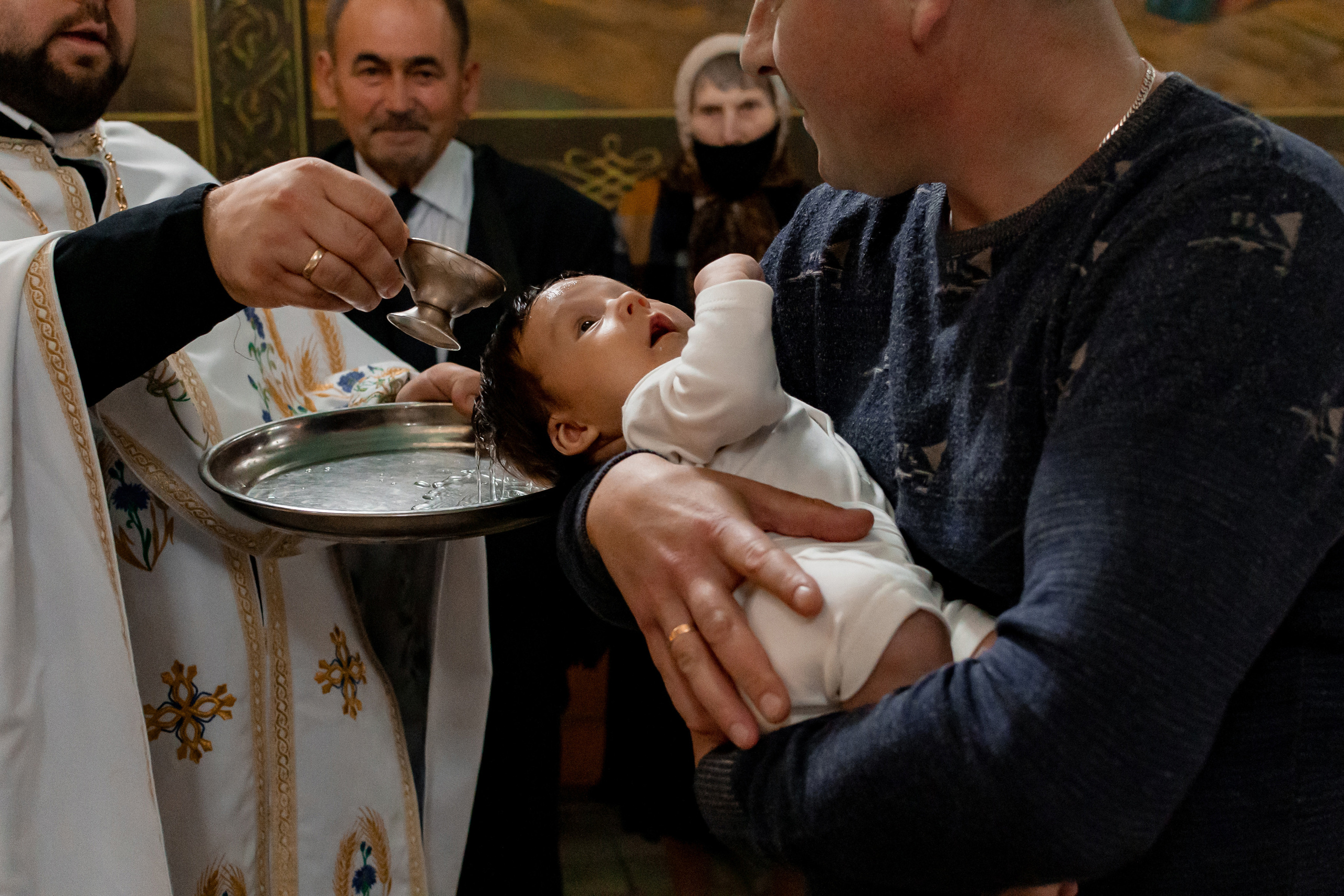 Фотосесія хрестин Тернопіль фотосесія Хрещення, фотограф на Хрестини Тернопіль. Сімейний, дитячий та індивідуальний фотограф в м. Тернопіль, м. Львів