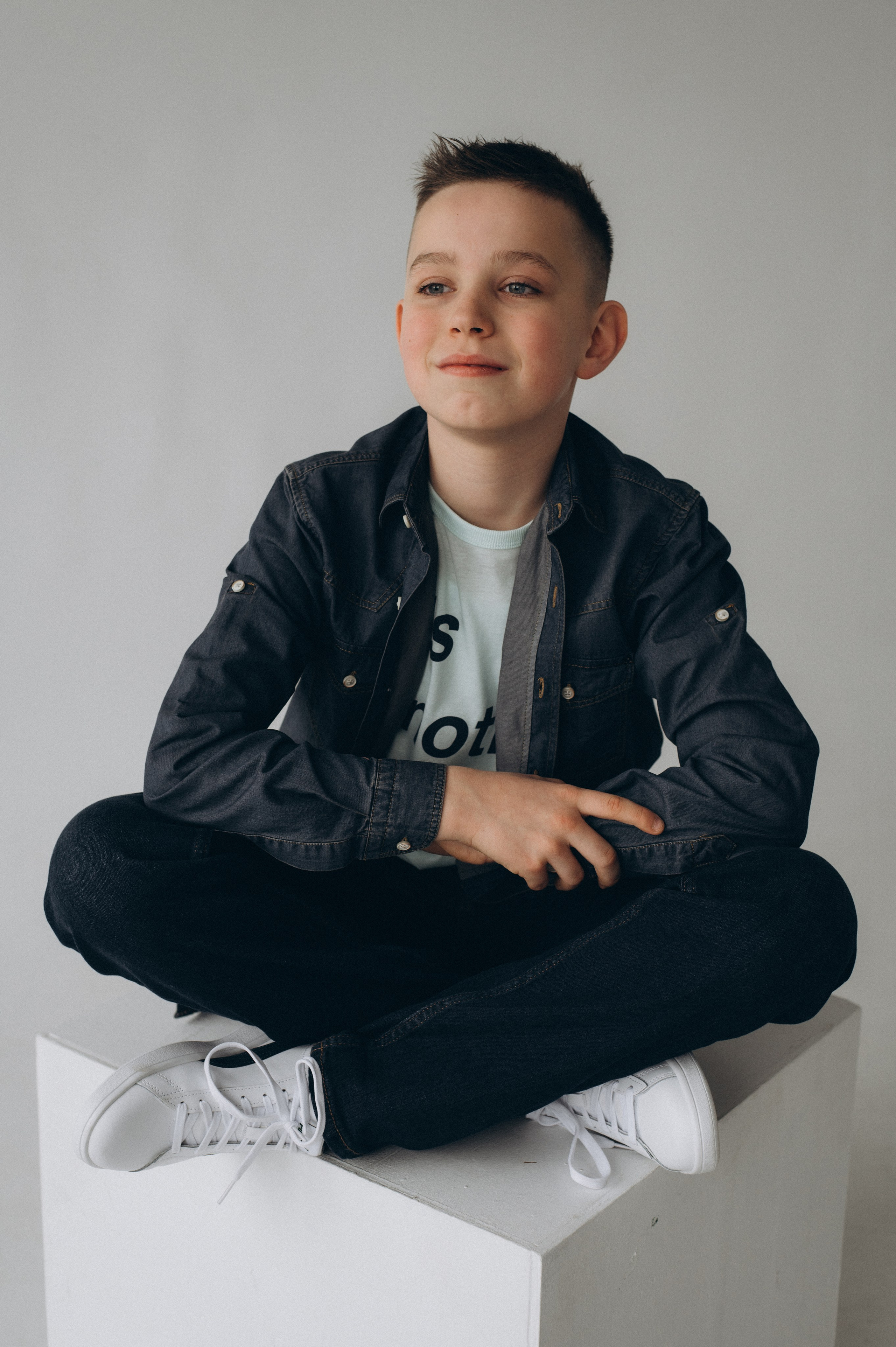 Шкільна фотосесія на віньєтки Тернопіль, фотосесія випускників Тернопіль, зйомка на віньєтки, шкільні фотоальбоми Тернопіль. Сімейний, дитячий та індивідуальний фотограф в м. Тернопіль, м. Львів