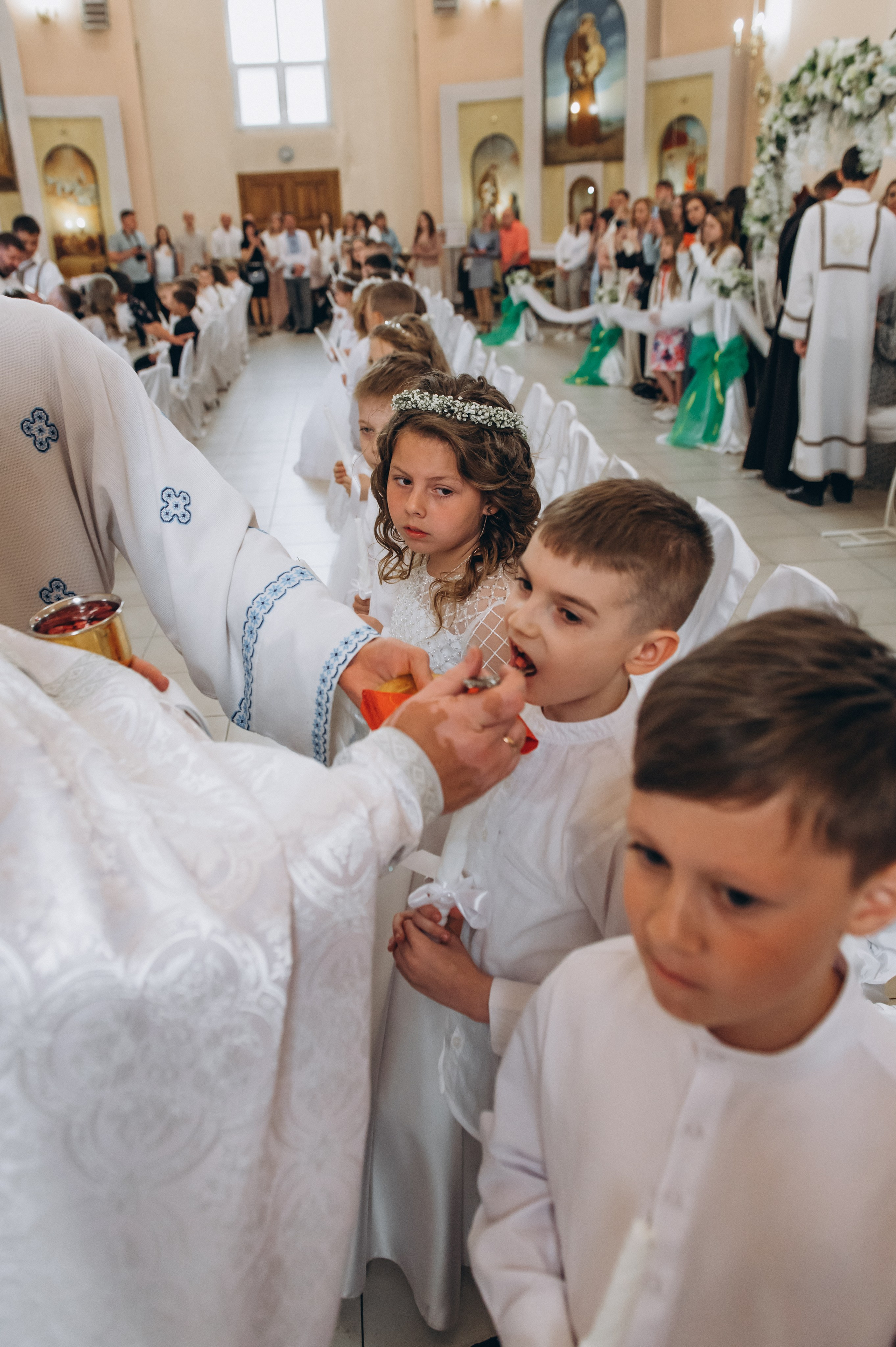Фотосесія Причастя Тернопіль, зйомка Причастя, фотограф на Причастя Тернопіль, Причастя Львів, церква Петра і Павла. Сімейний, дитячий та індивідуальний фотограф в м. Тернопіль, м. Львів