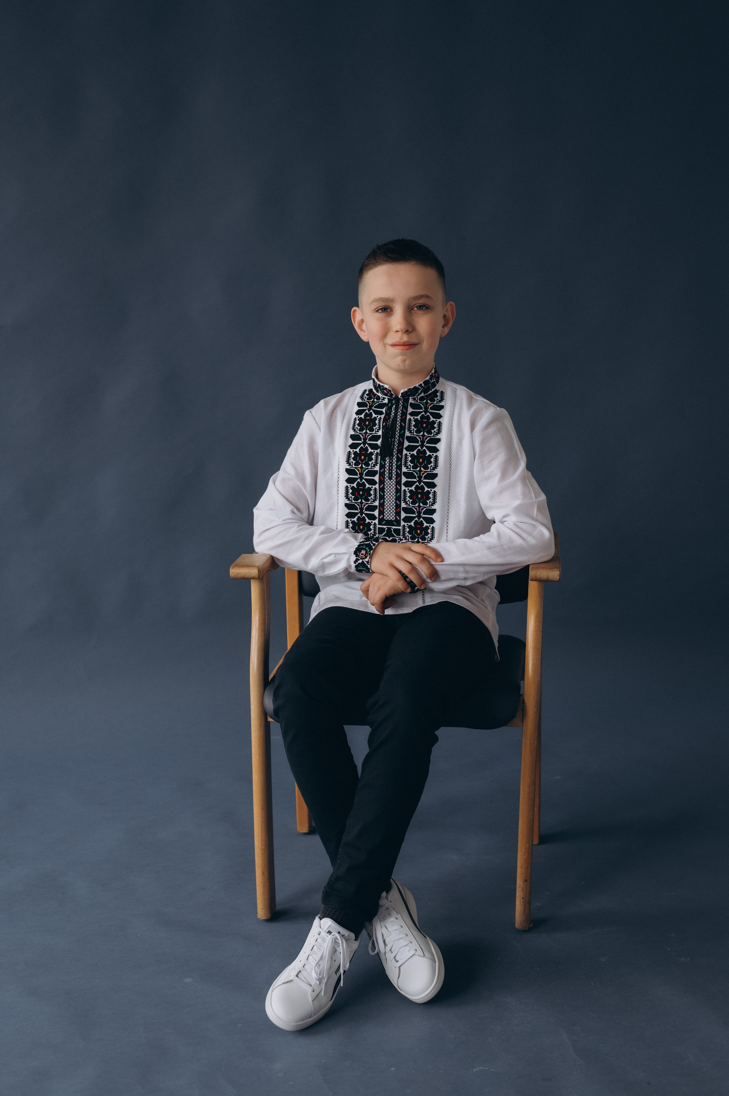 Шкільна фотосесія на віньєтки Тернопіль, фотосесія випускників Тернопіль, зйомка на віньєтки, шкільні фотоальбоми Тернопіль. Сімейний, дитячий та індивідуальний фотограф в м. Тернопіль, м. Львів