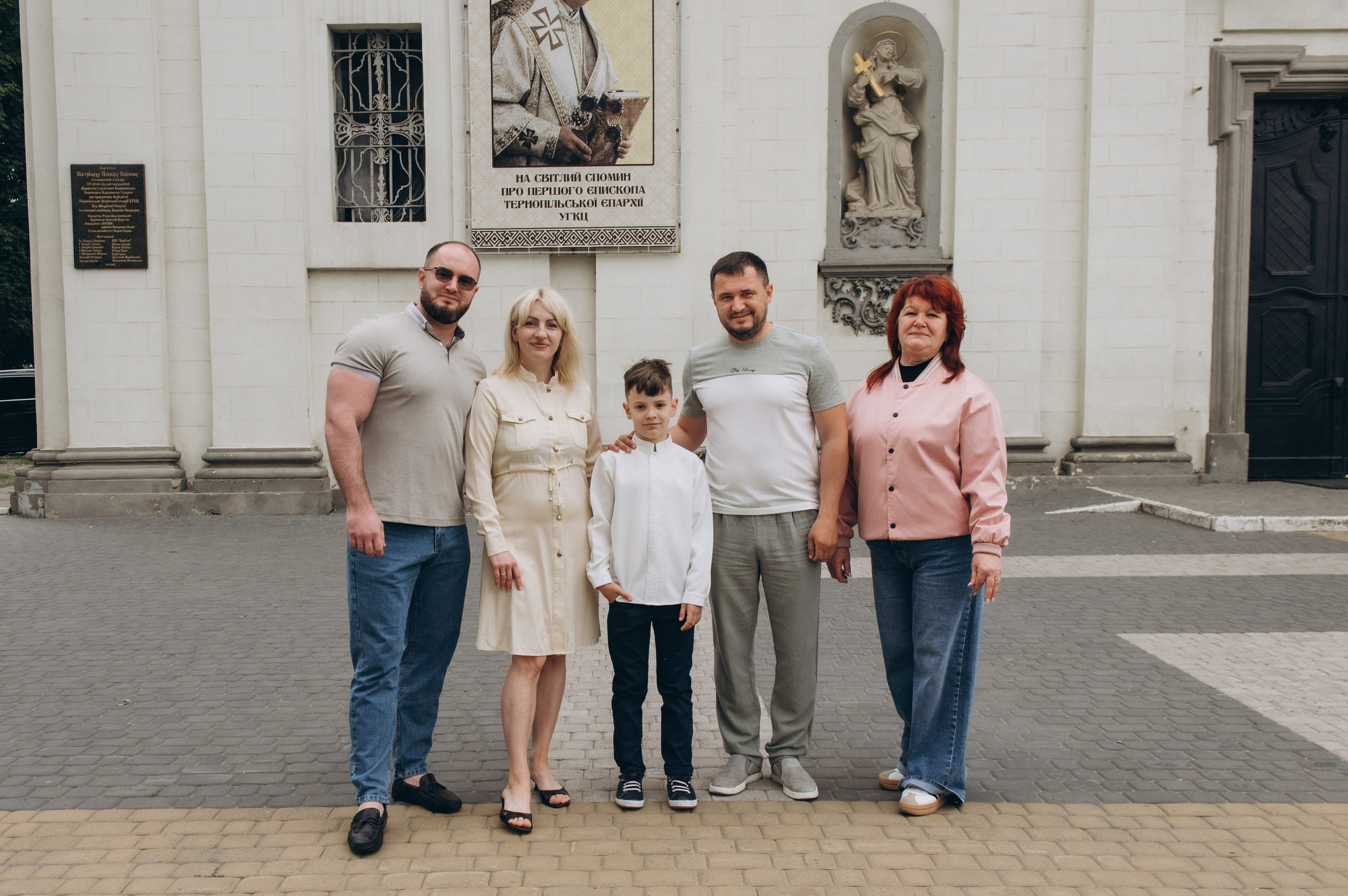Фотосесія Першого Причастя Тернопіль, фотосесія Причастя Тернопіль, Таїнство Першого Причастя Тернопіль, Катедра Причастя Тернопіль. Сімейний, дитячий та індивідуальний фотограф в м. Тернопіль, м. Львів