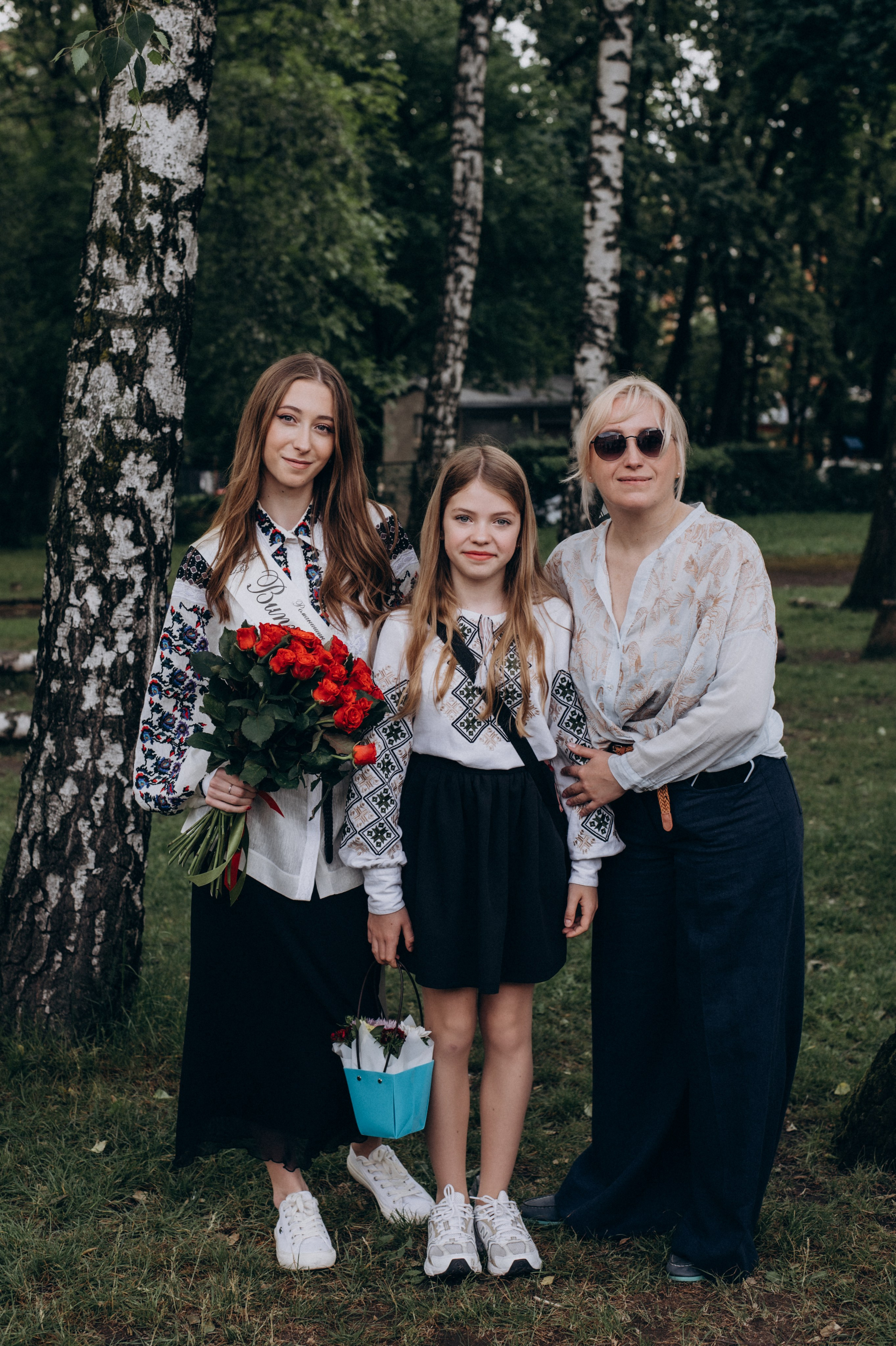 Фотосесія останнього дзвоника, фотосесія випускників Тернопіль, випускний 2024. Сімейний, дитячий та індивідуальний фотограф в м. Тернопіль, м. Львів