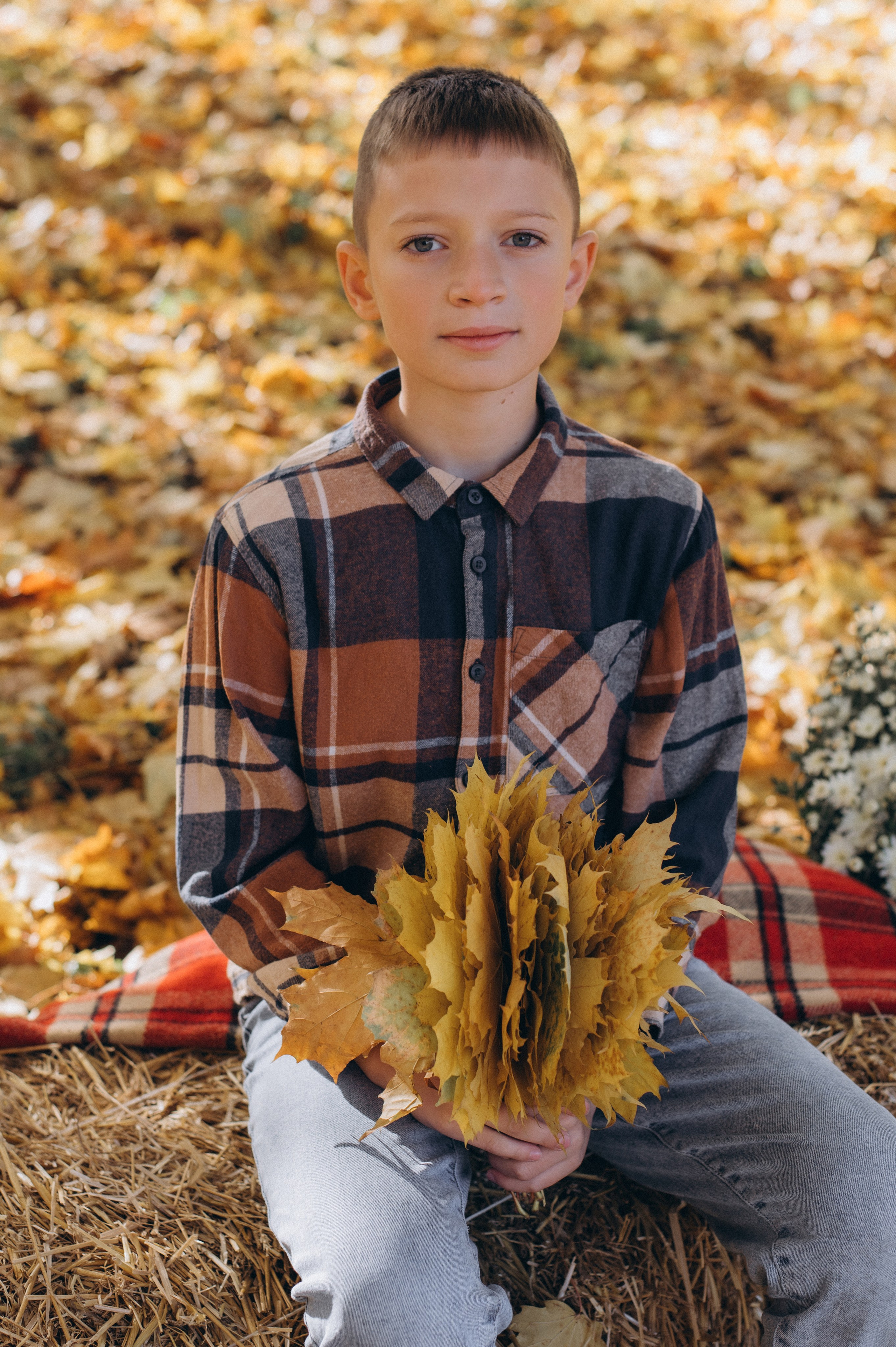 Осіння фотосесія 4 класу на віньєтки, випускні фотоальбоми Тернопіль, фотосесія випускників Тернопіль, шкільний випускний альбом Тернопіль. Сімейний, дитячий та індивідуальний фотограф в м. Тернопіль, м. Львів
