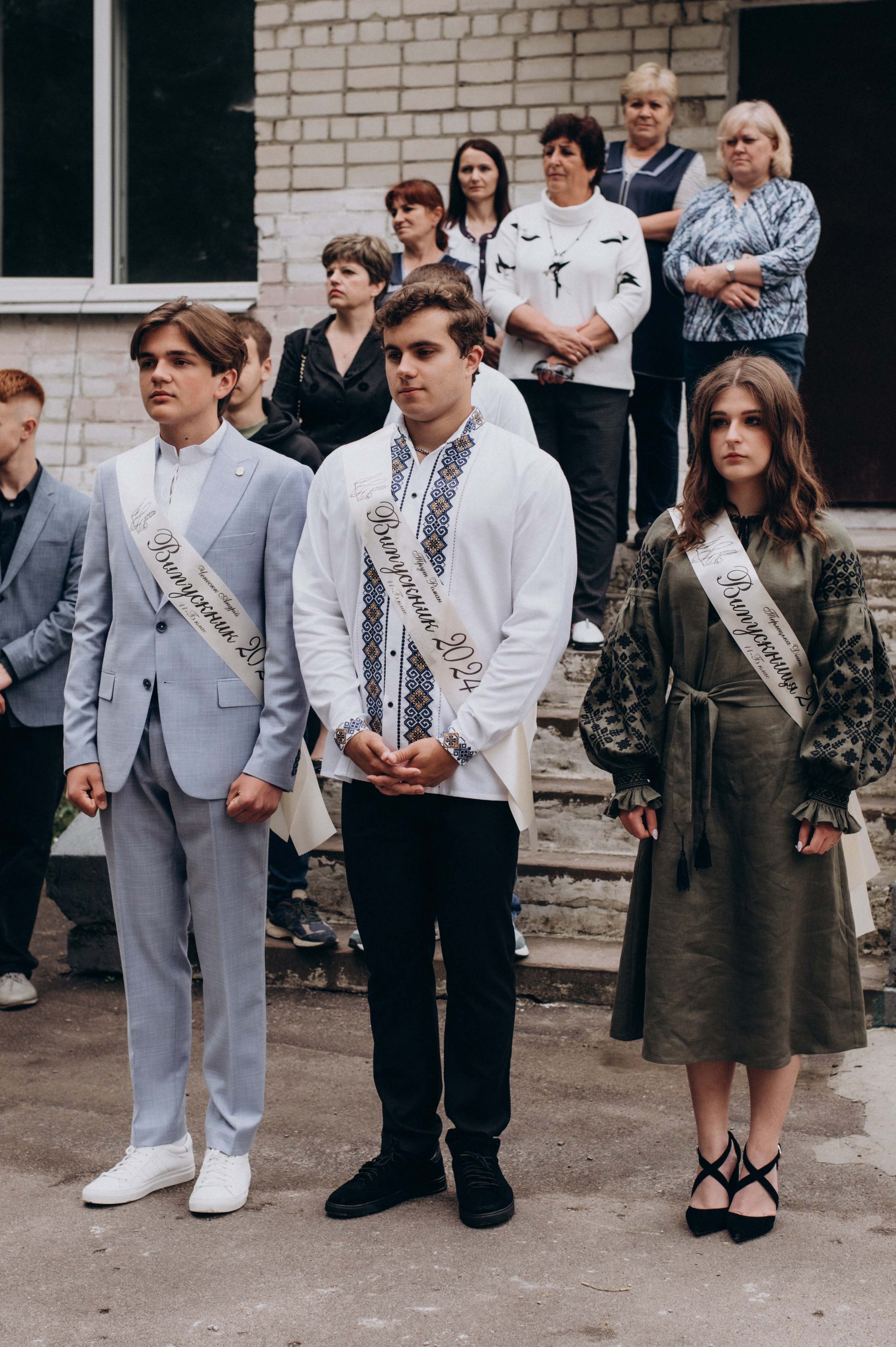 Фотосесія останнього дзвоника, фотосесія випускників Тернопіль, випускний 2024. Сімейний, дитячий та індивідуальний фотограф в м. Тернопіль, м. Львів