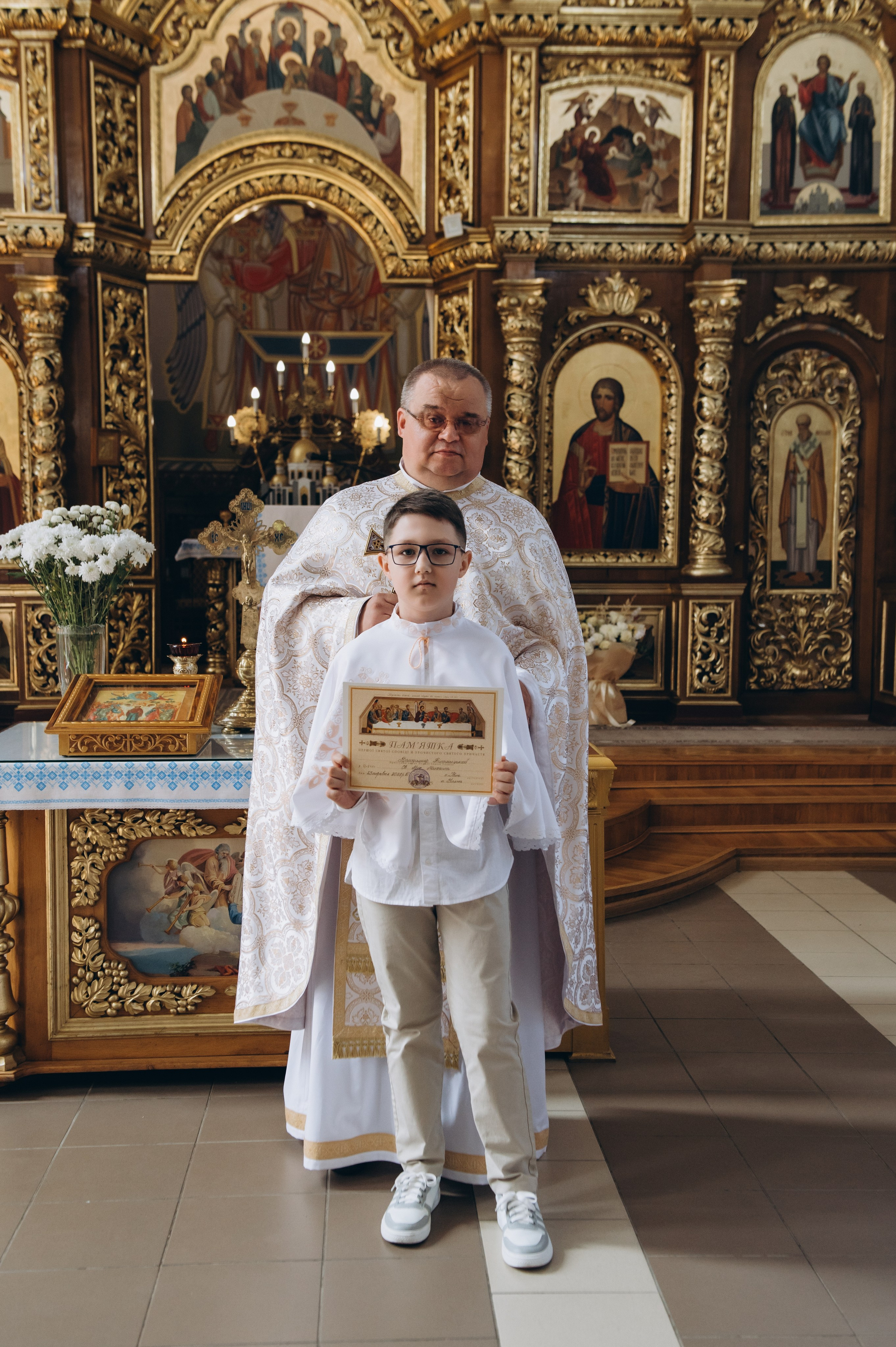 Фотосесія Причастя Тернопіль церква Св Михаїла, фотограф на Причастя Тернопіль, фотосесія Літургії Причастя Тернопіль. Сімейний, дитячий та індивідуальний фотограф в м. Тернопіль, м. Львів