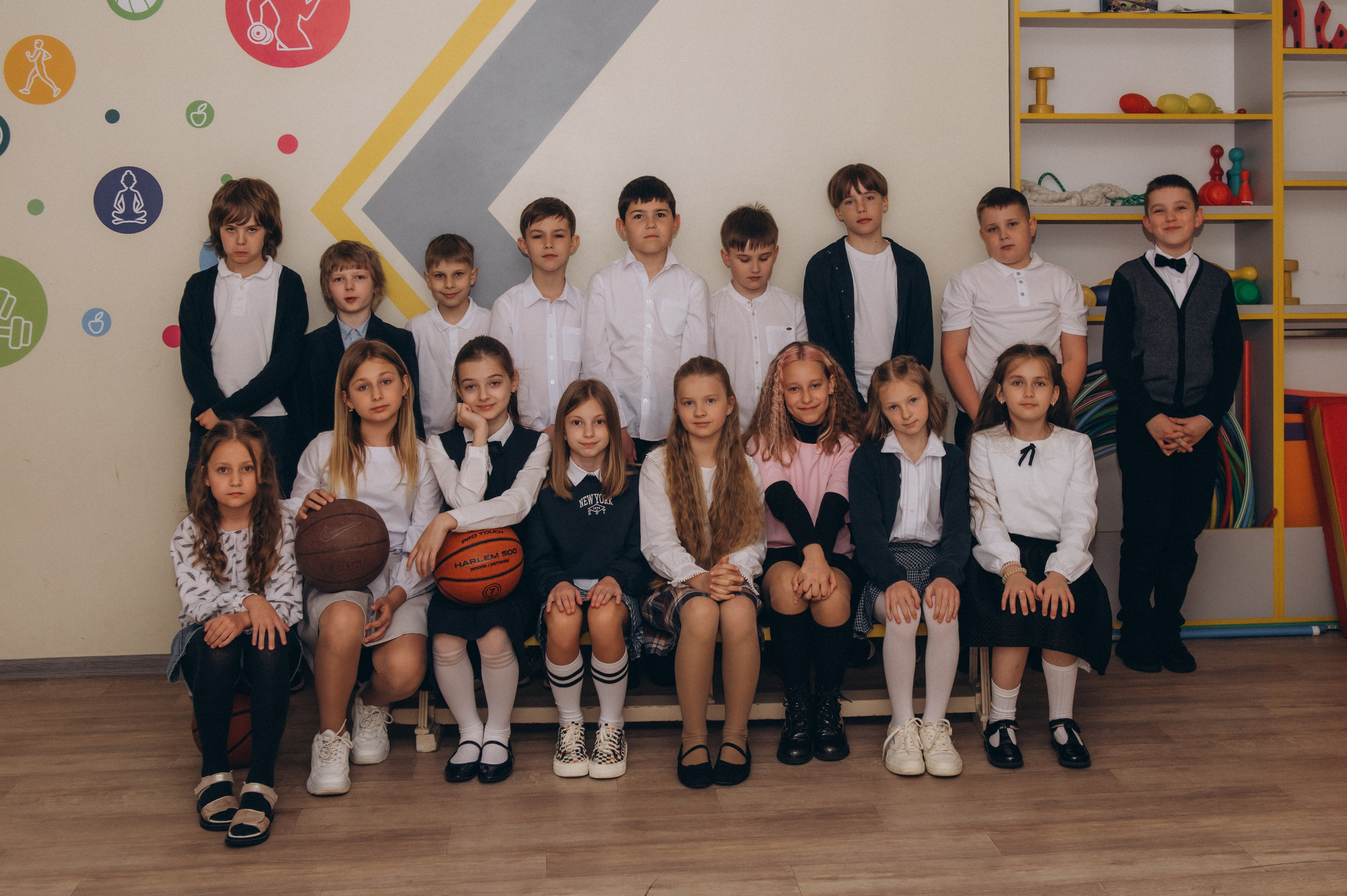 Шкільна фотосесія на віньєтки Тернопіль, фотосесія випускників Тернопіль, зйомка на віньєтки, шкільні фотоальбоми Тернопіль. Сімейний, дитячий та індивідуальний фотограф в м. Тернопіль, м. Львів